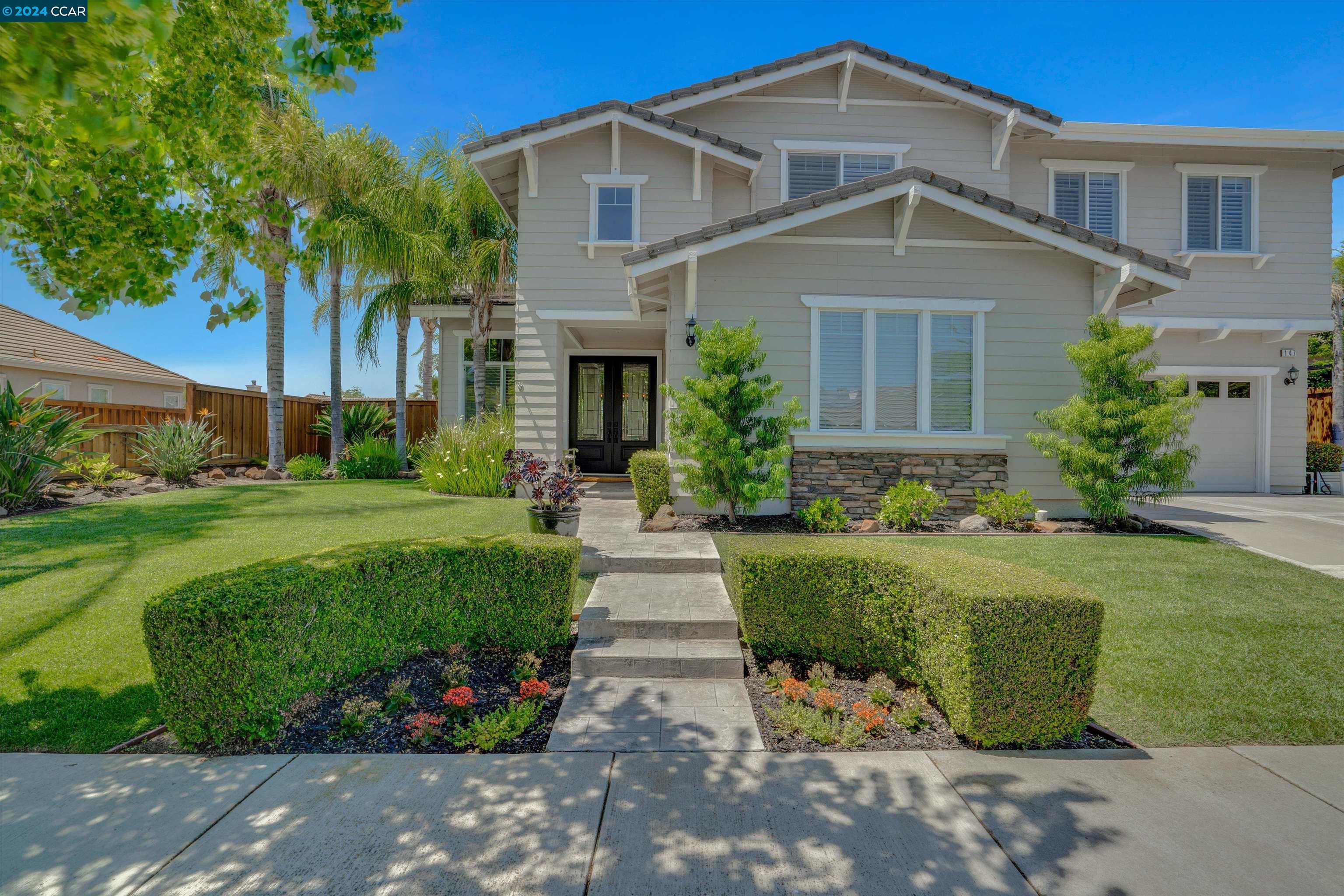 147 E Country Club Dr