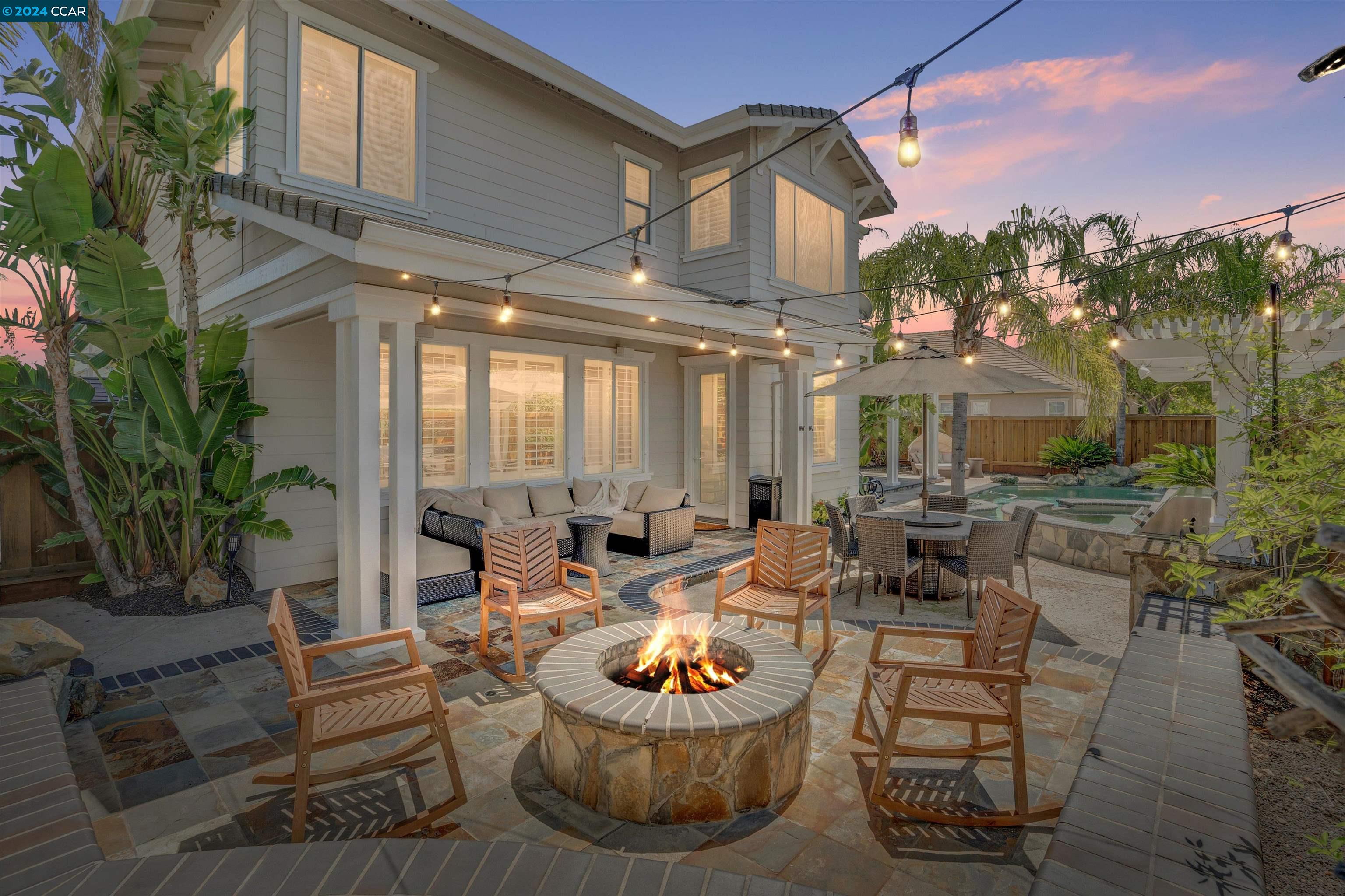 147 E Country Club Dr