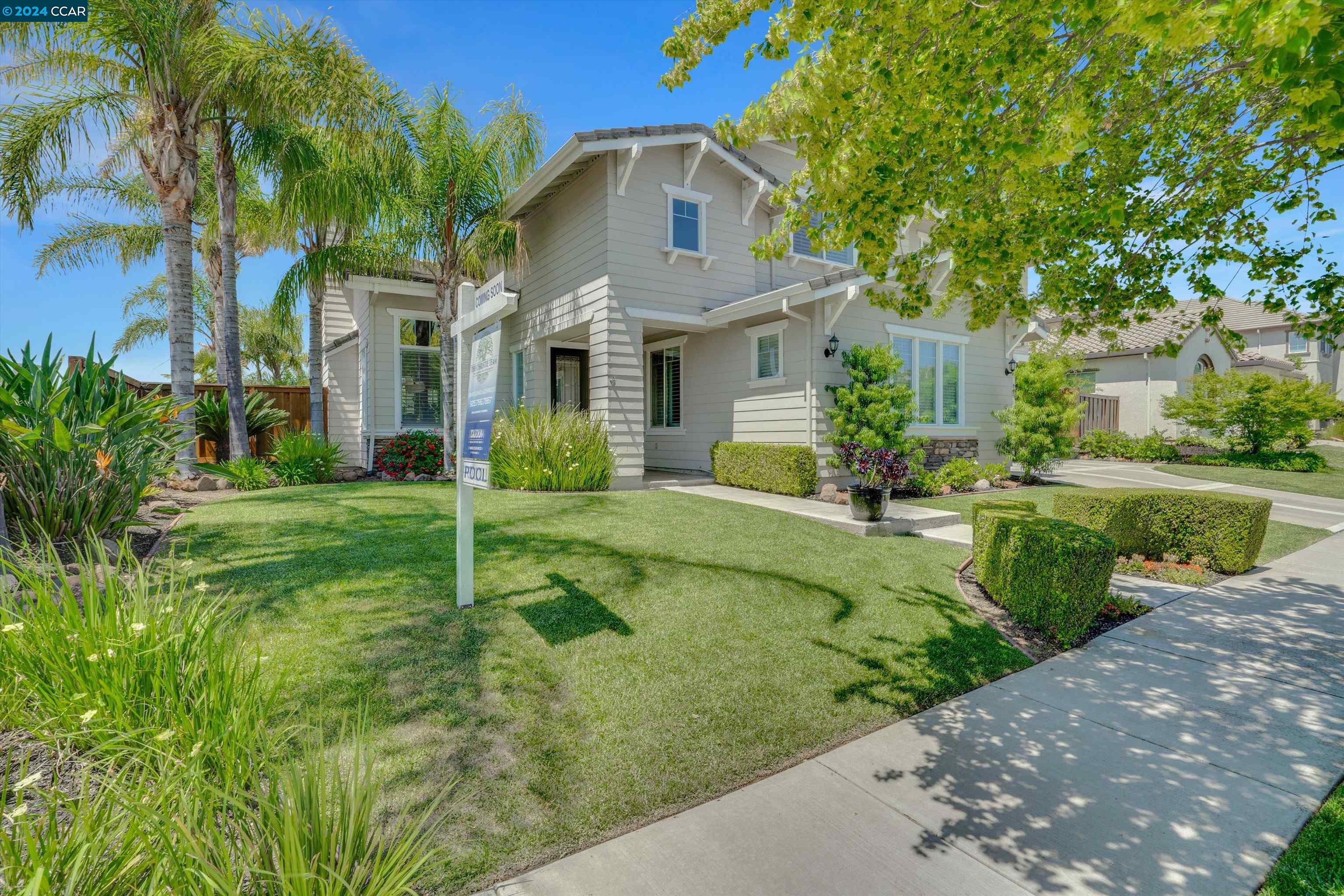 147 E Country Club Dr