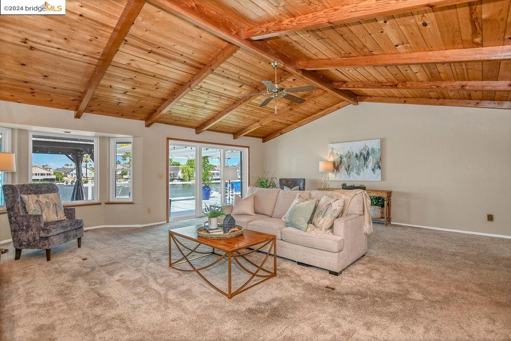 1887 Dolphin Pl