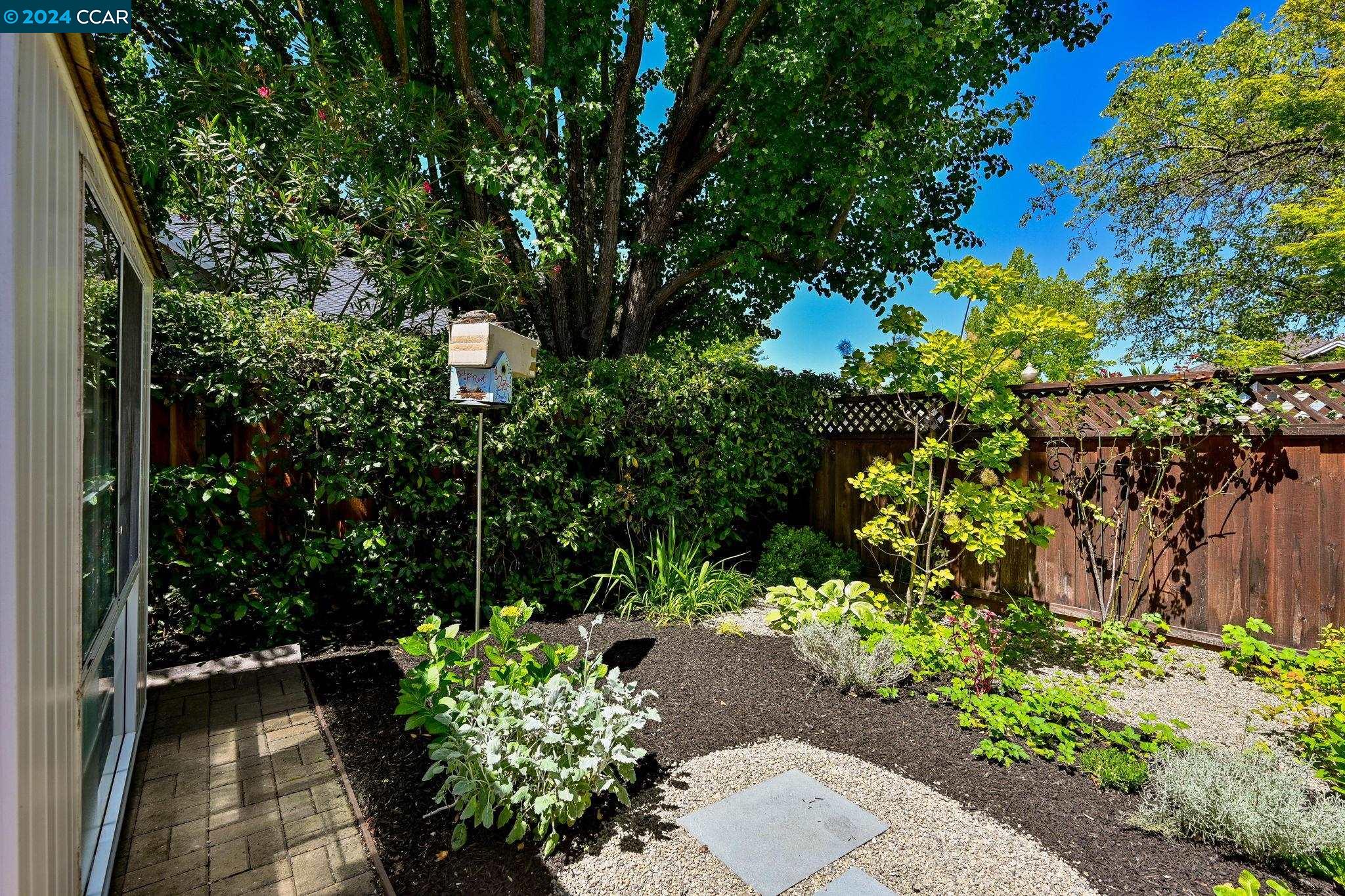 145 Briar Pl