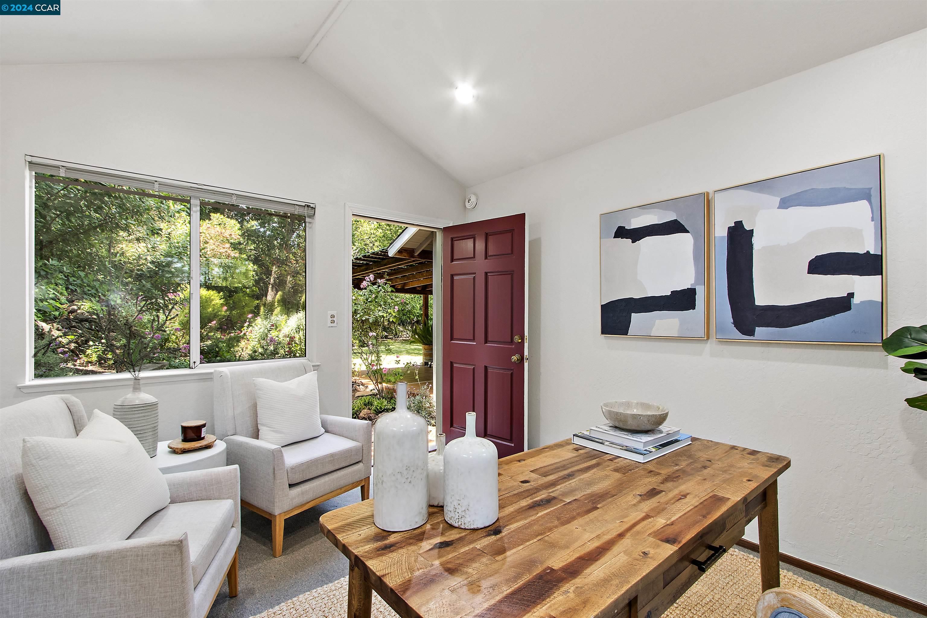 253 Valley Dr