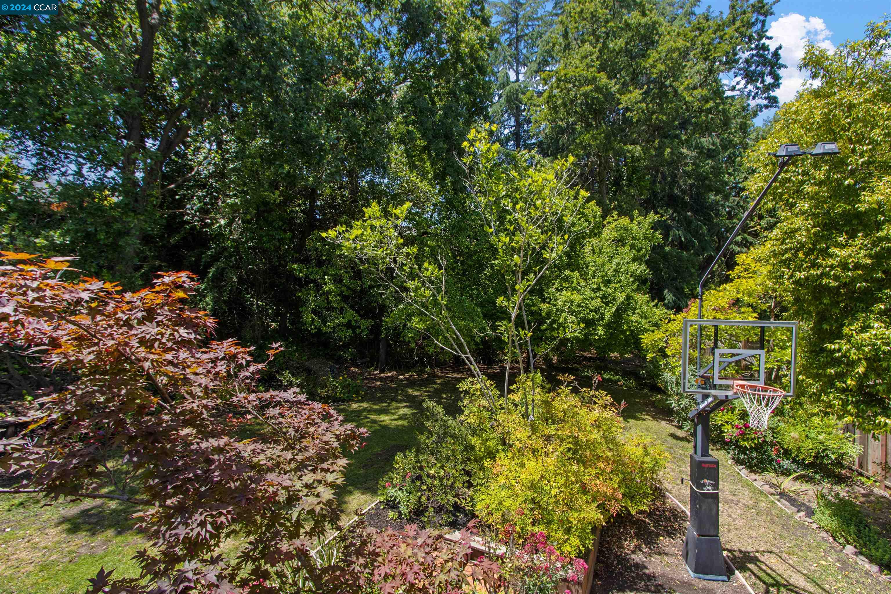 253 Valley Dr
