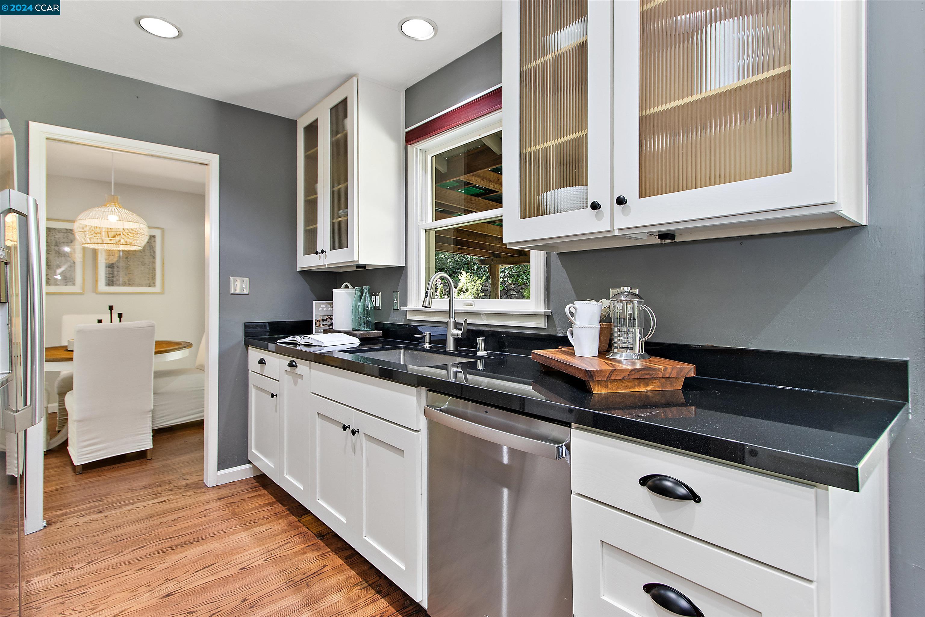 253 Valley Dr