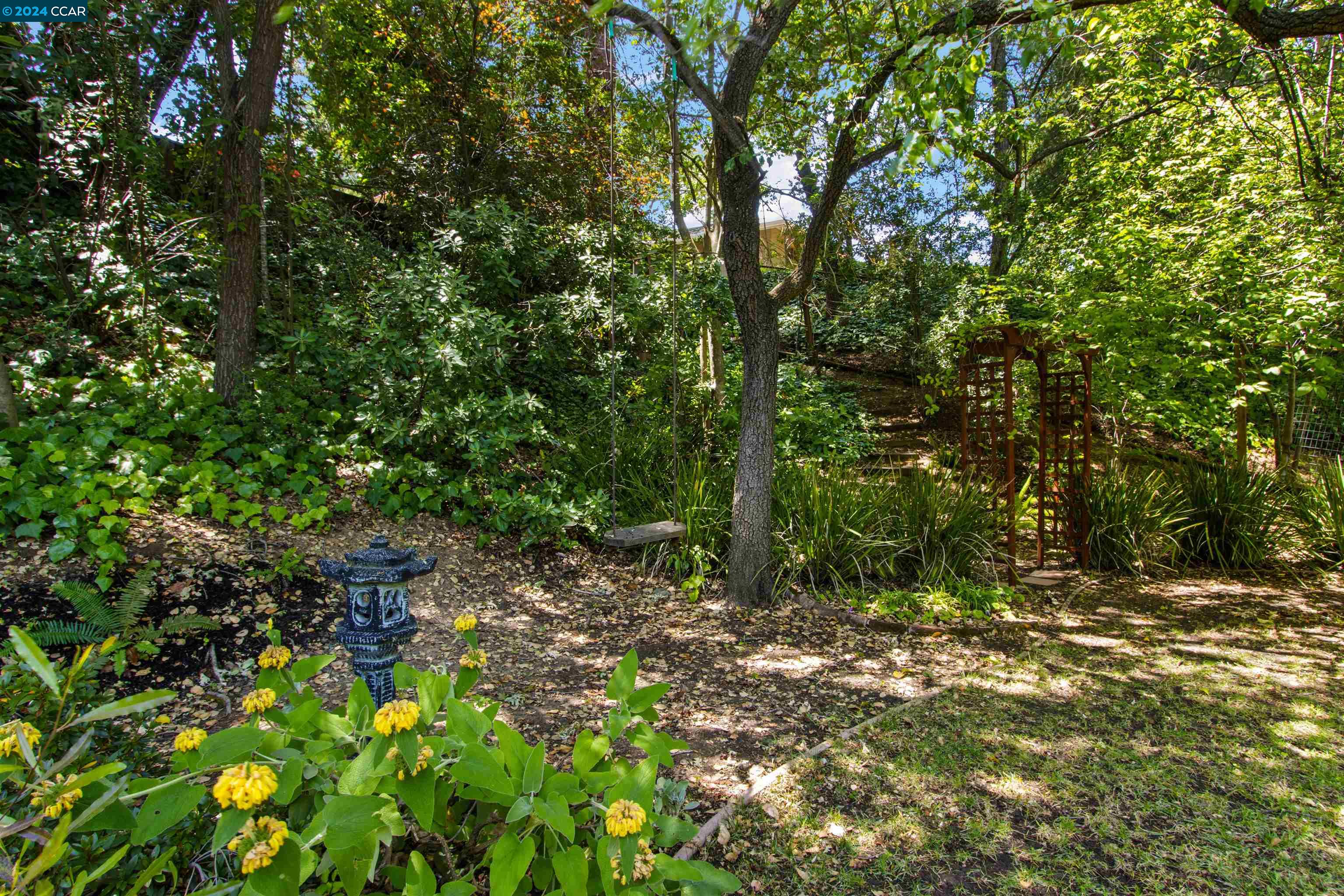 253 Valley Dr
