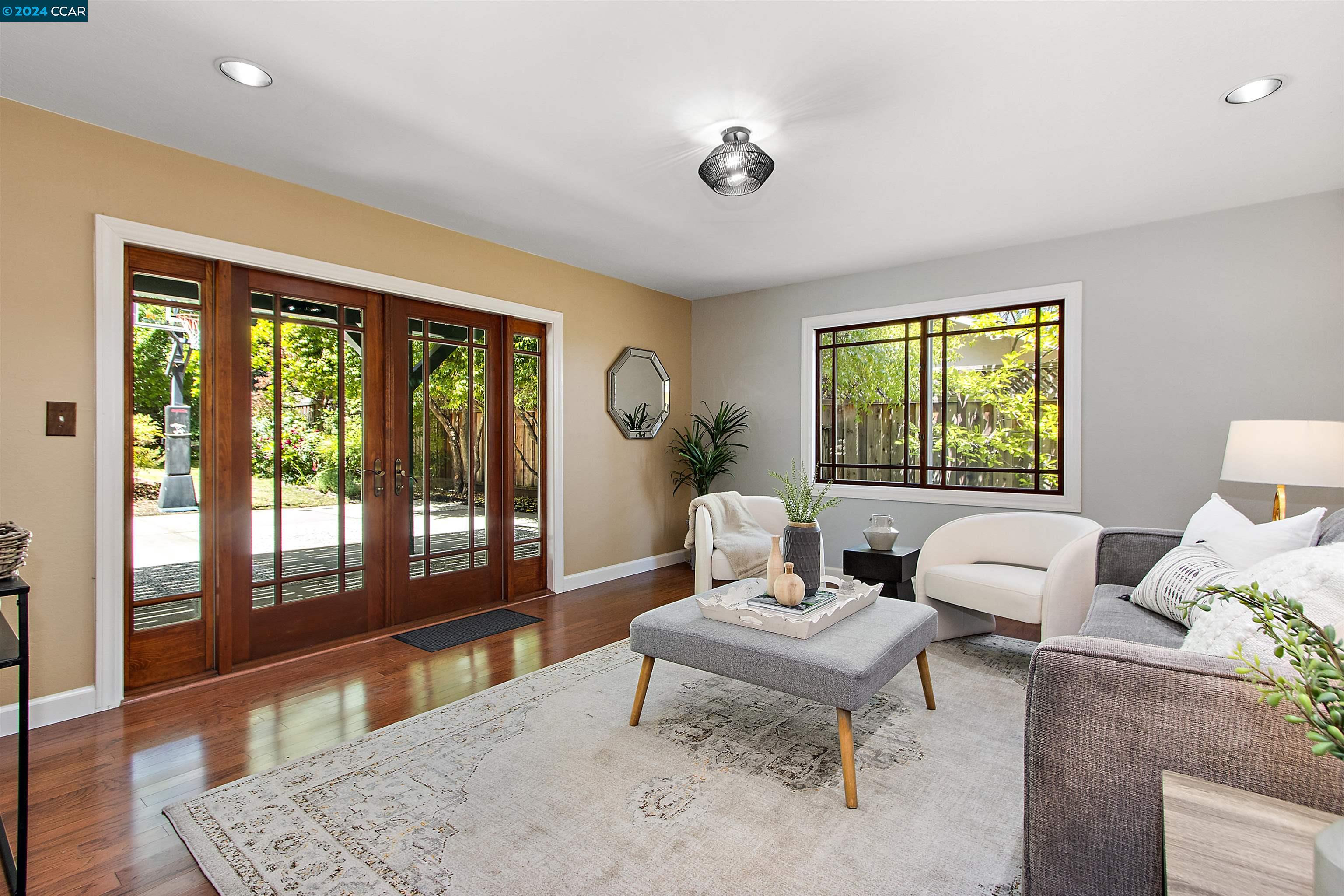 253 Valley Dr