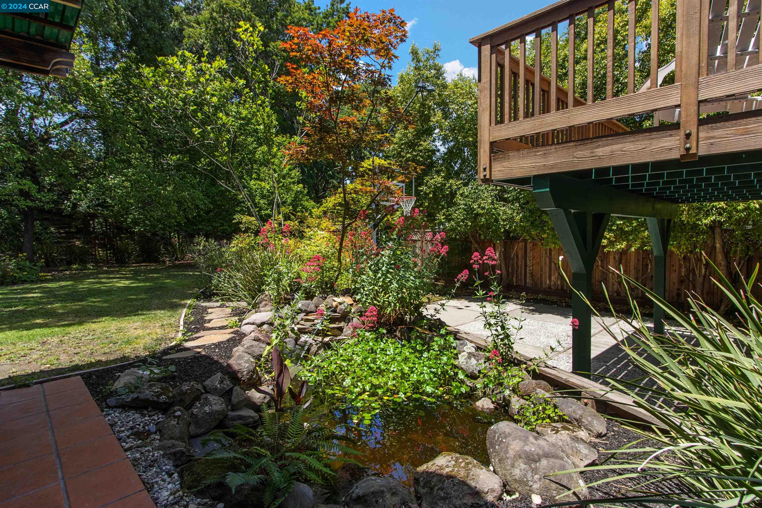 253 Valley Dr
