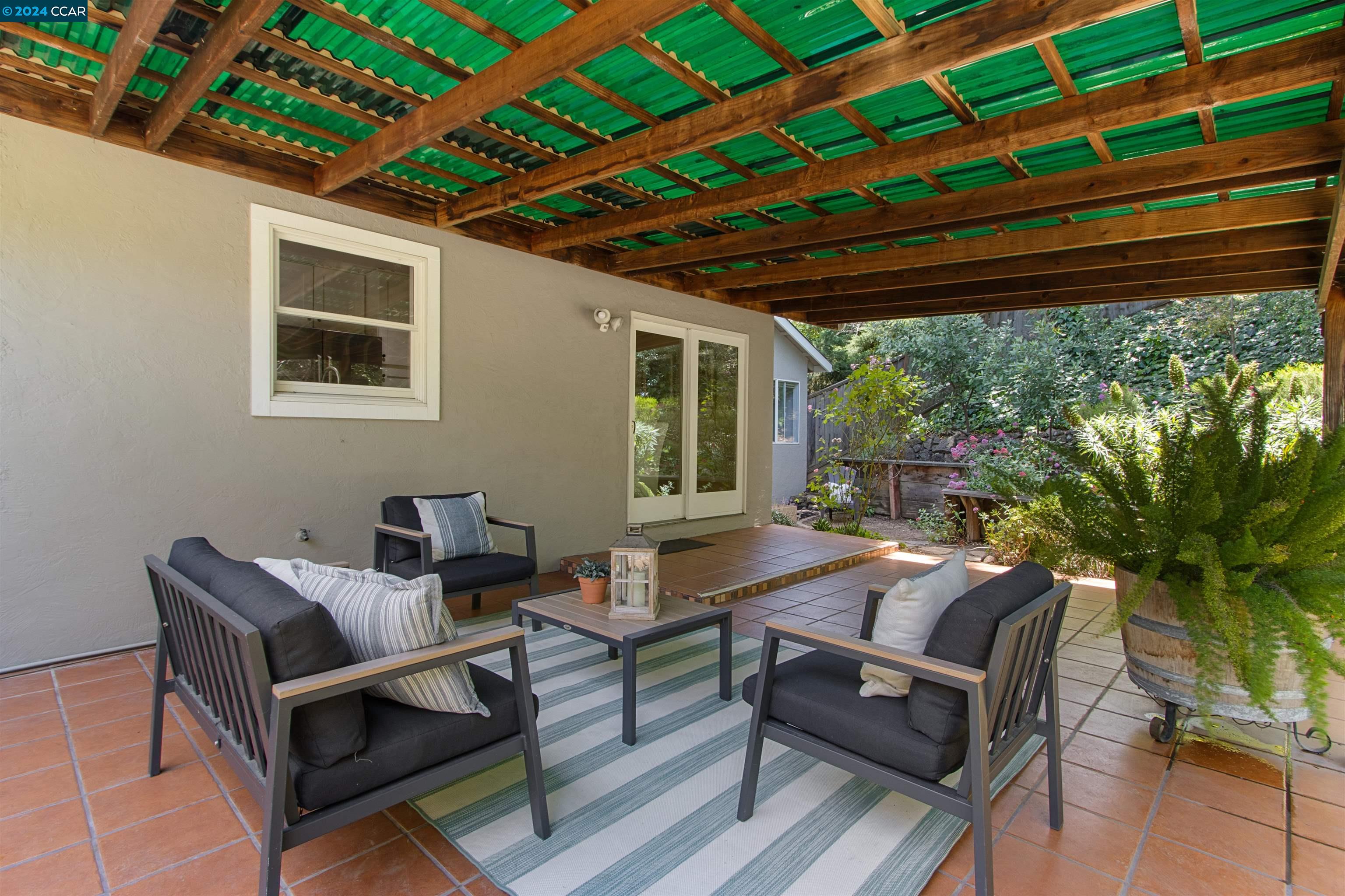 253 Valley Dr