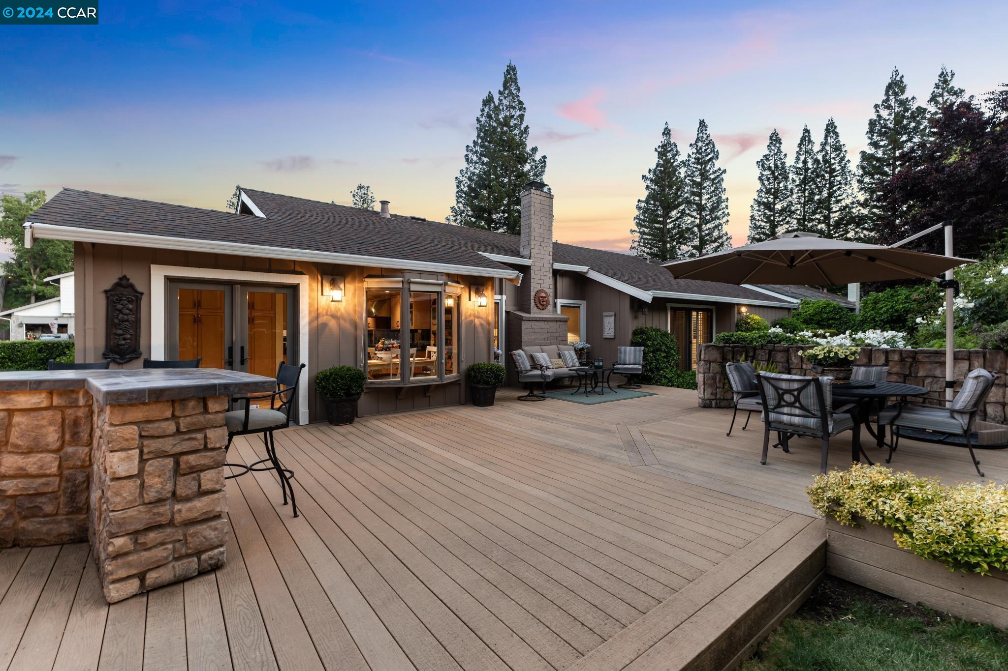 661 Adobe Dr