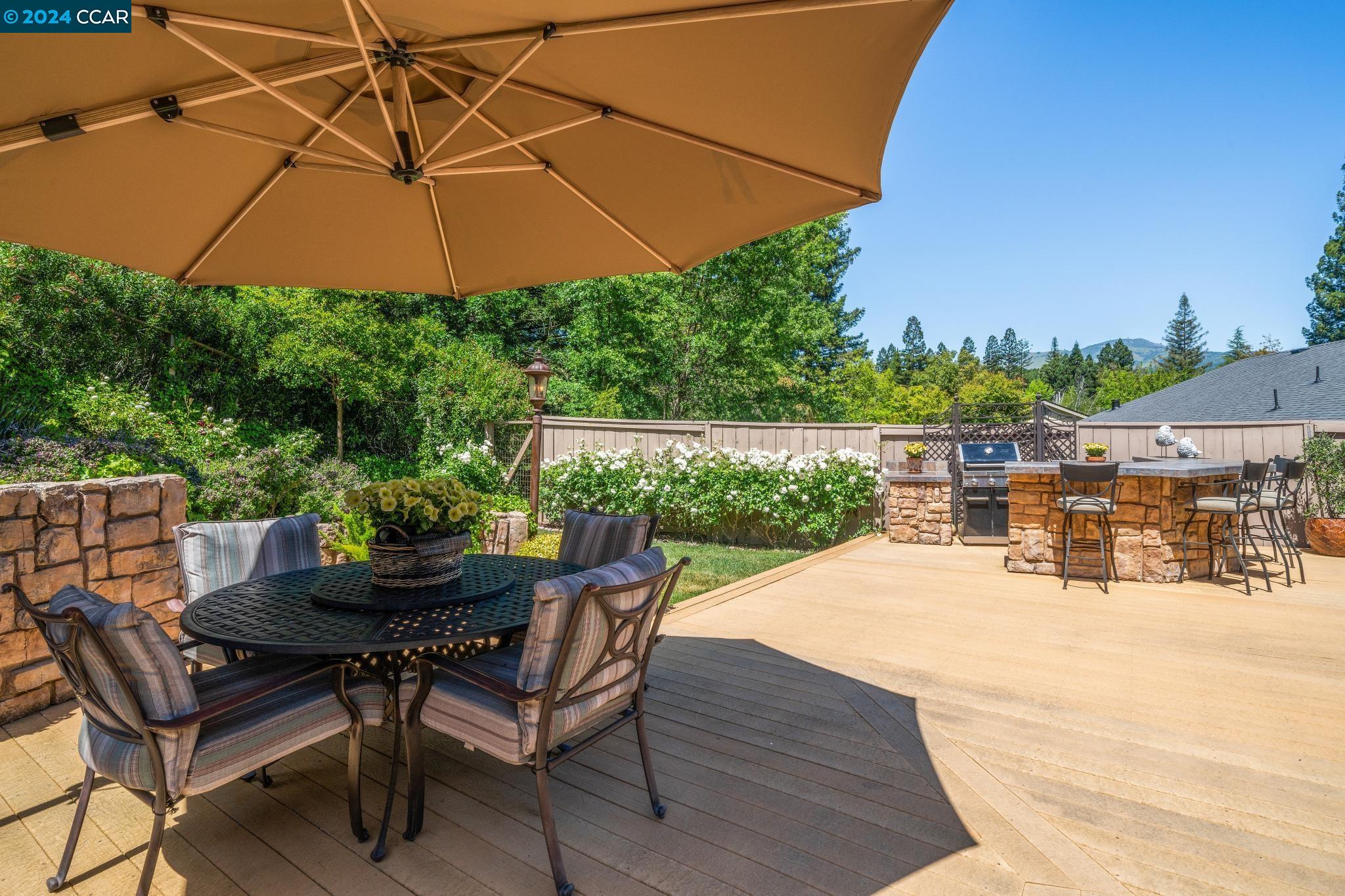 661 Adobe Dr