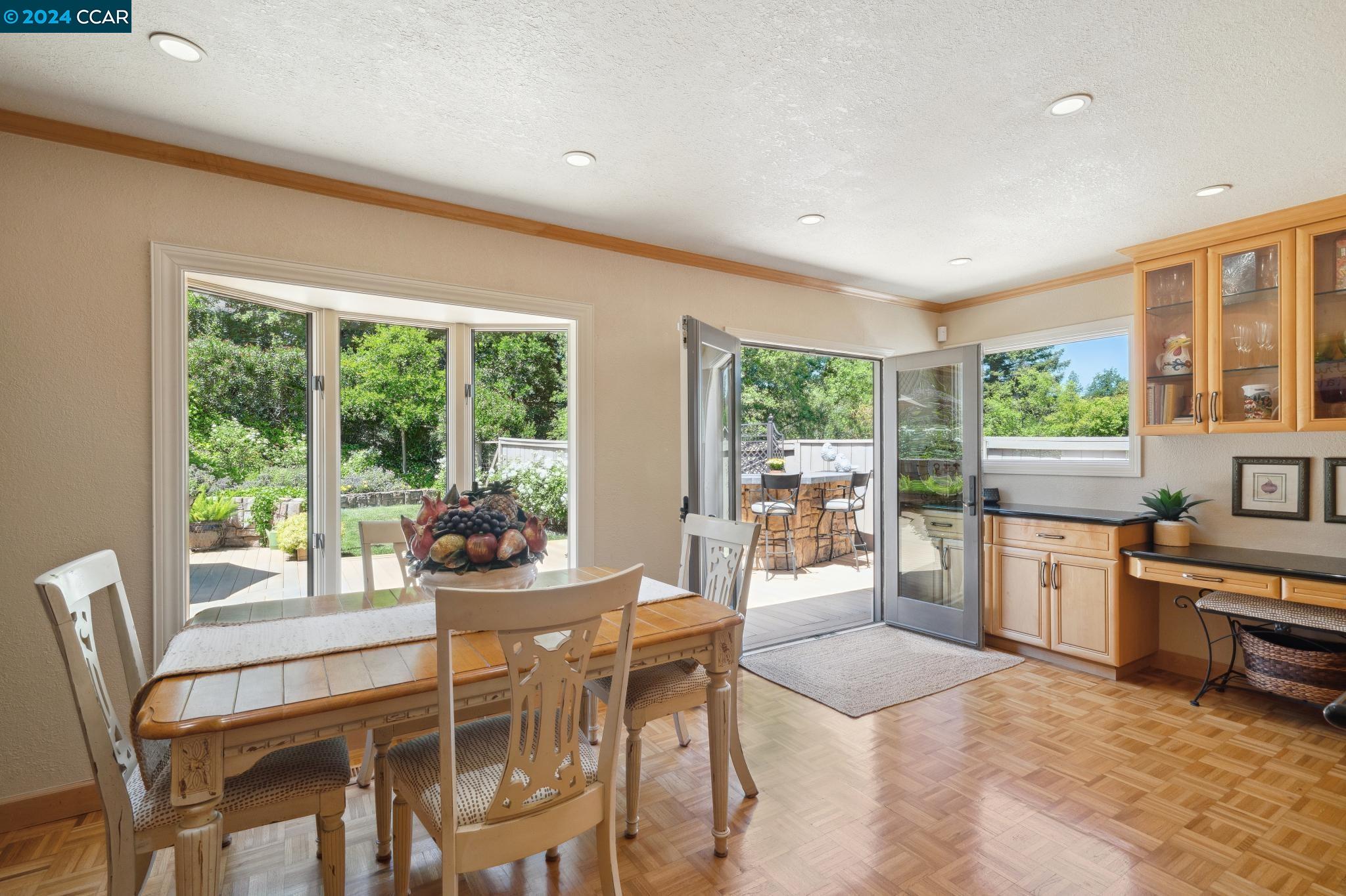 661 Adobe Dr