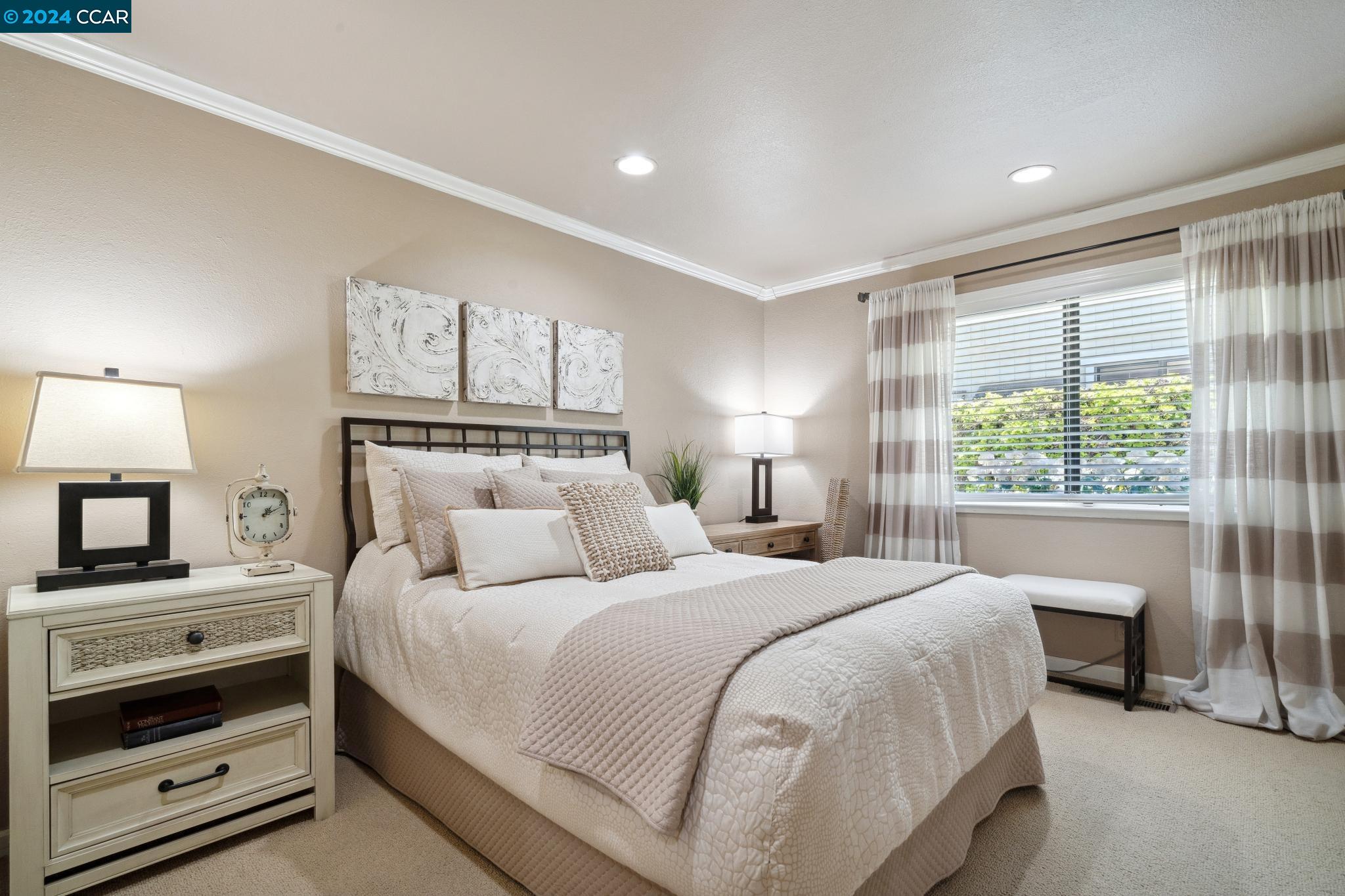 661 Adobe Dr