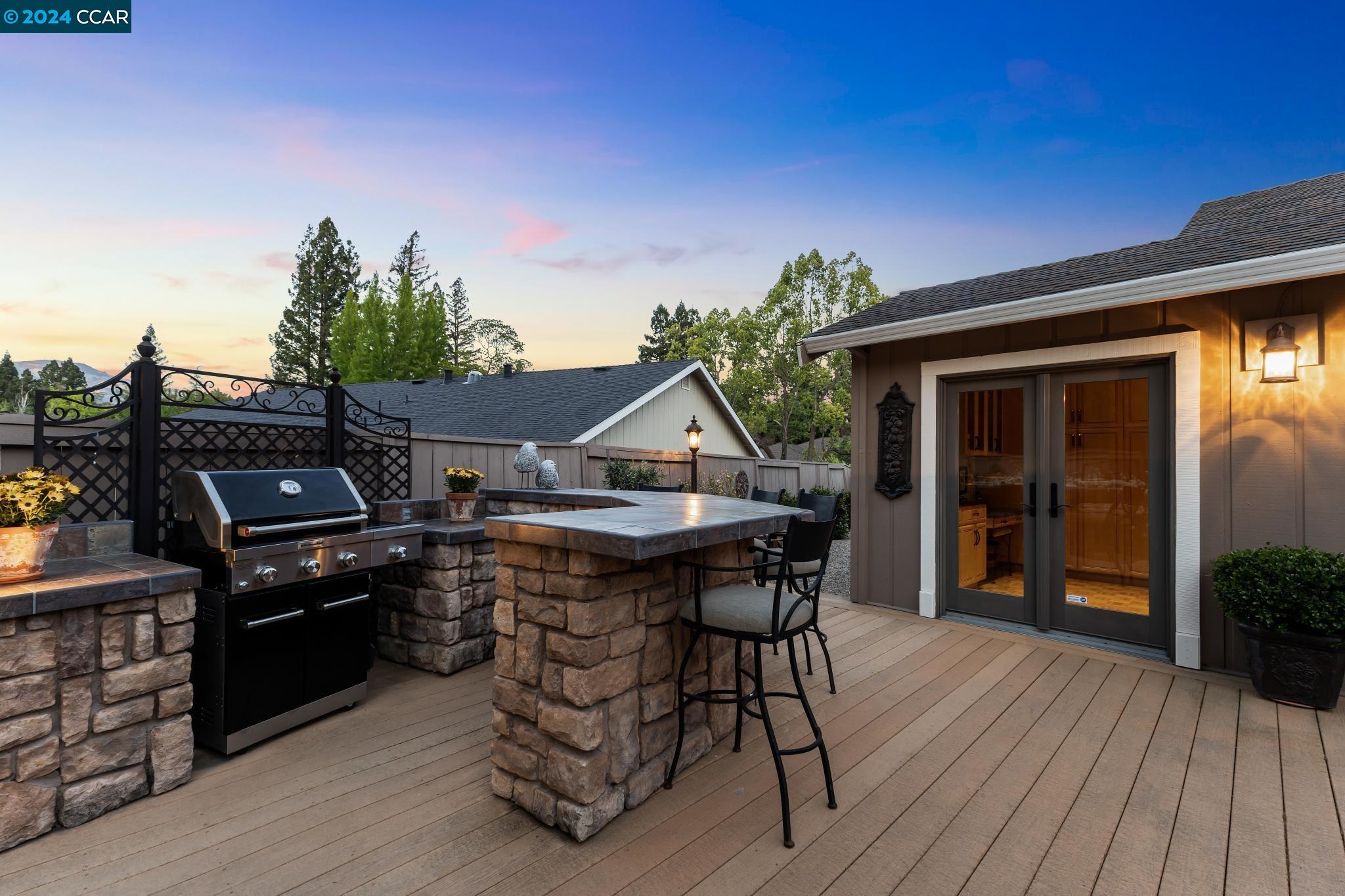 661 Adobe Dr