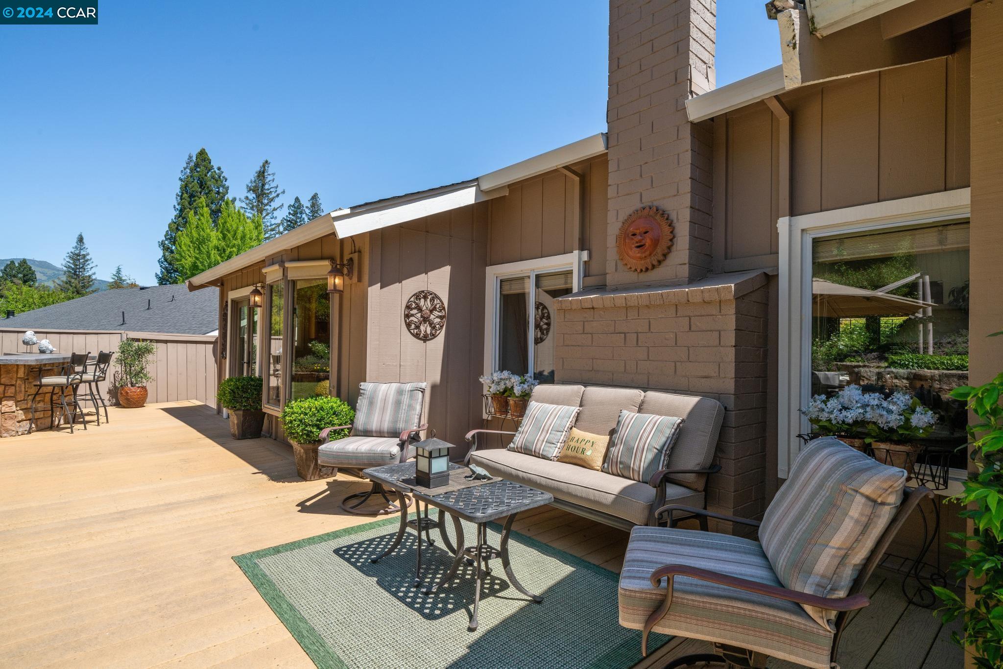 661 Adobe Dr