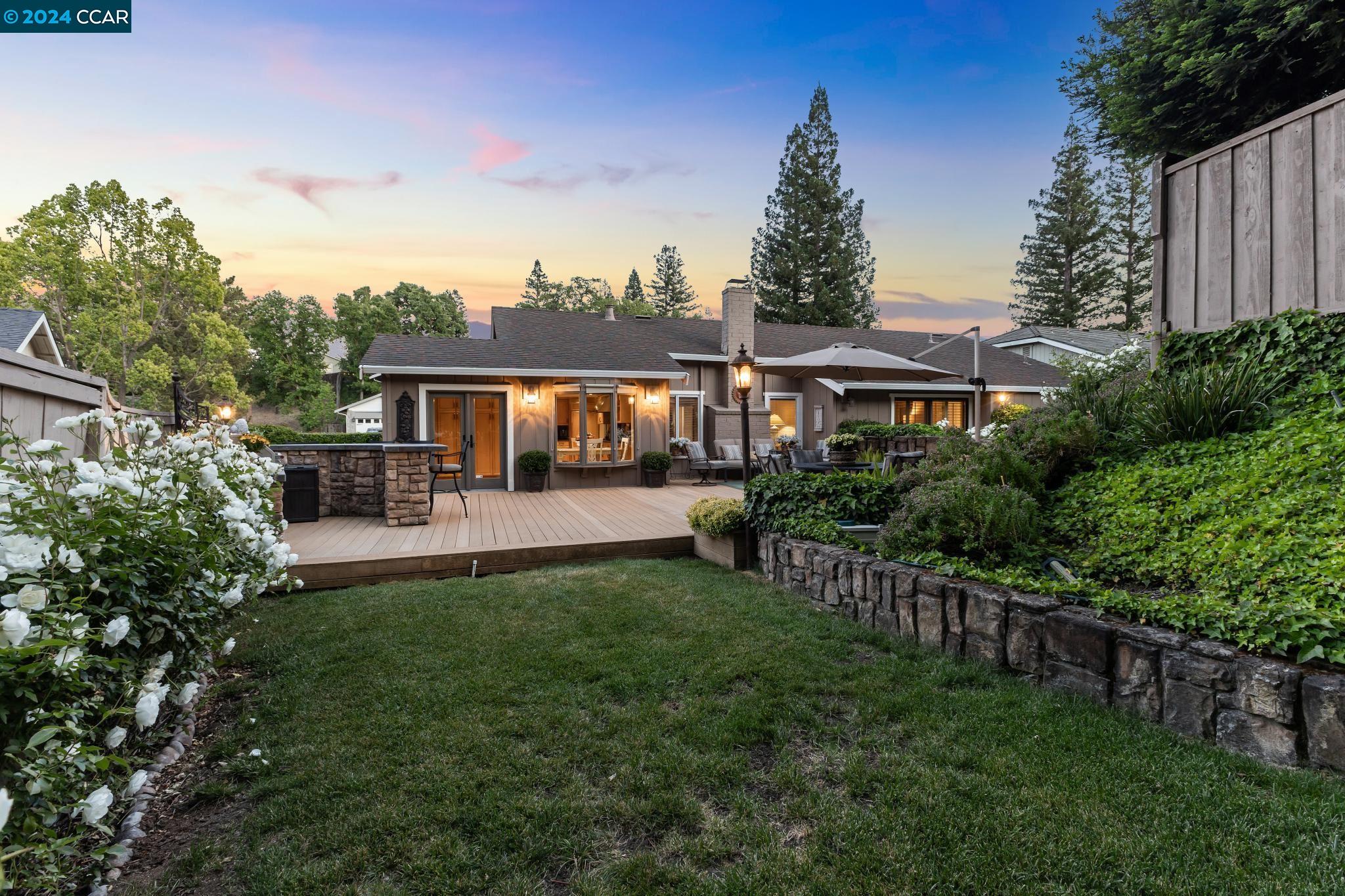 661 Adobe Dr