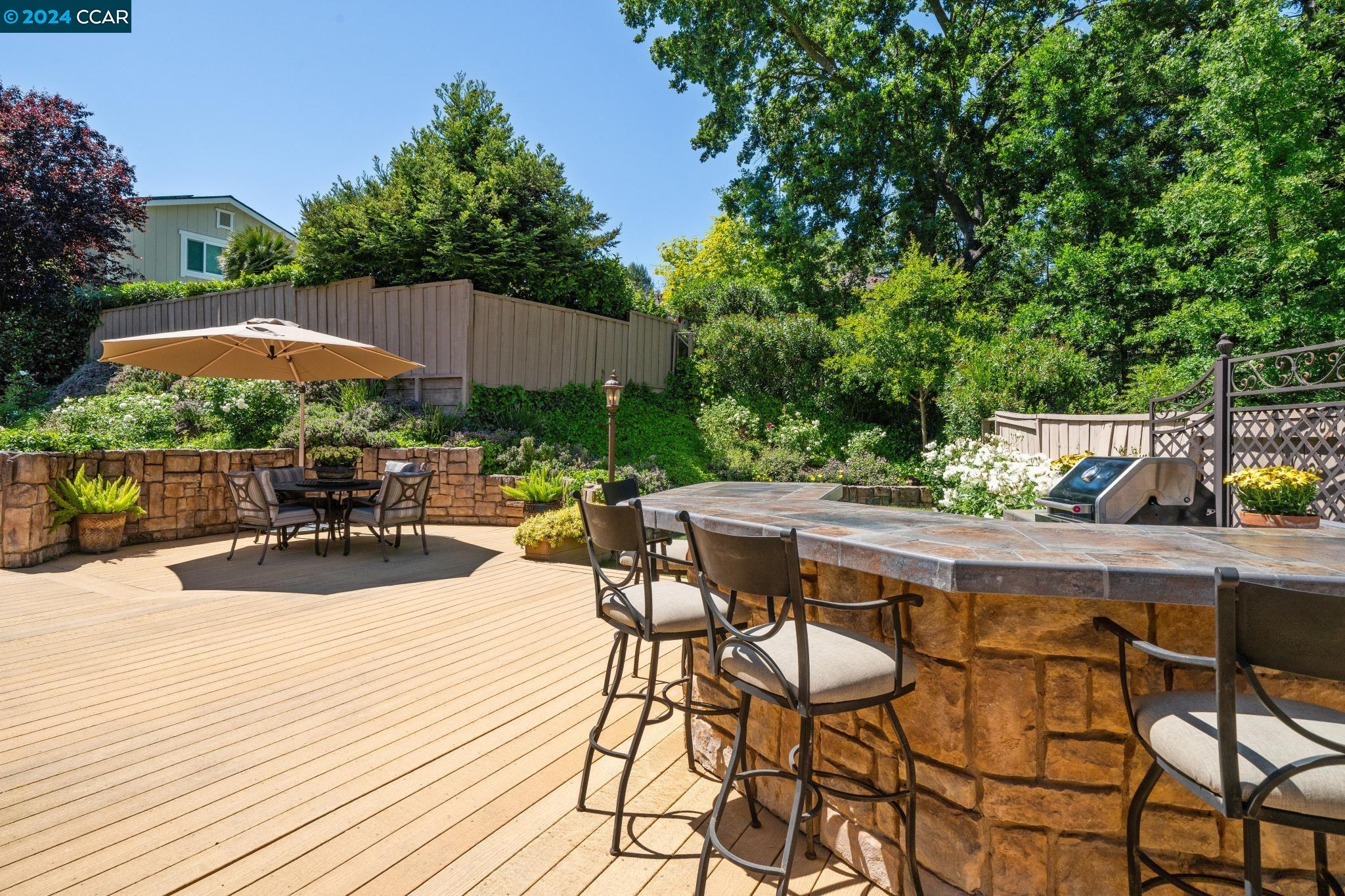 661 Adobe Dr