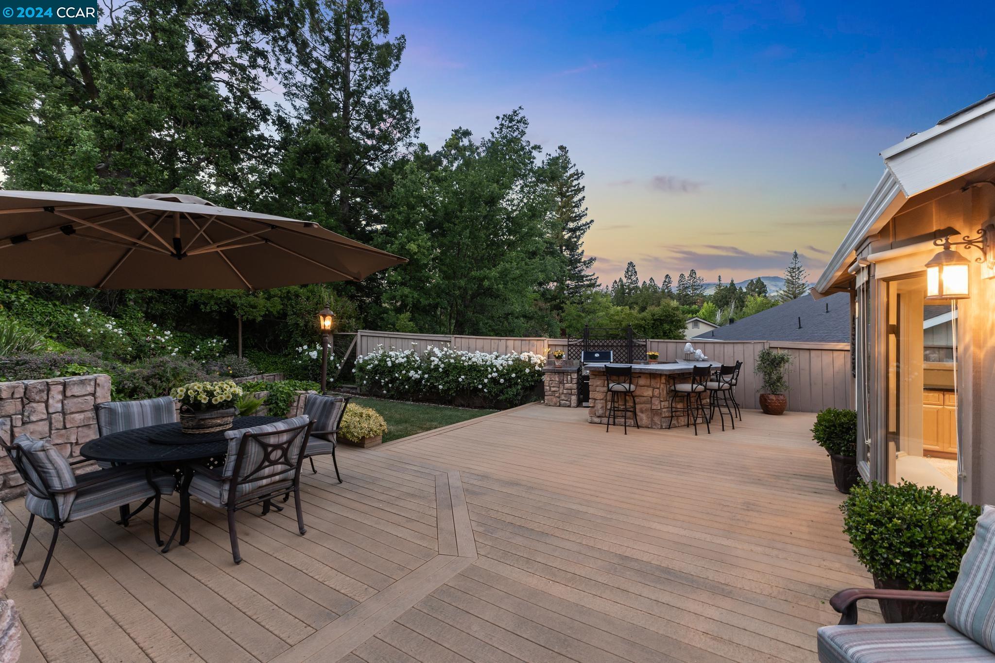 661 Adobe Dr