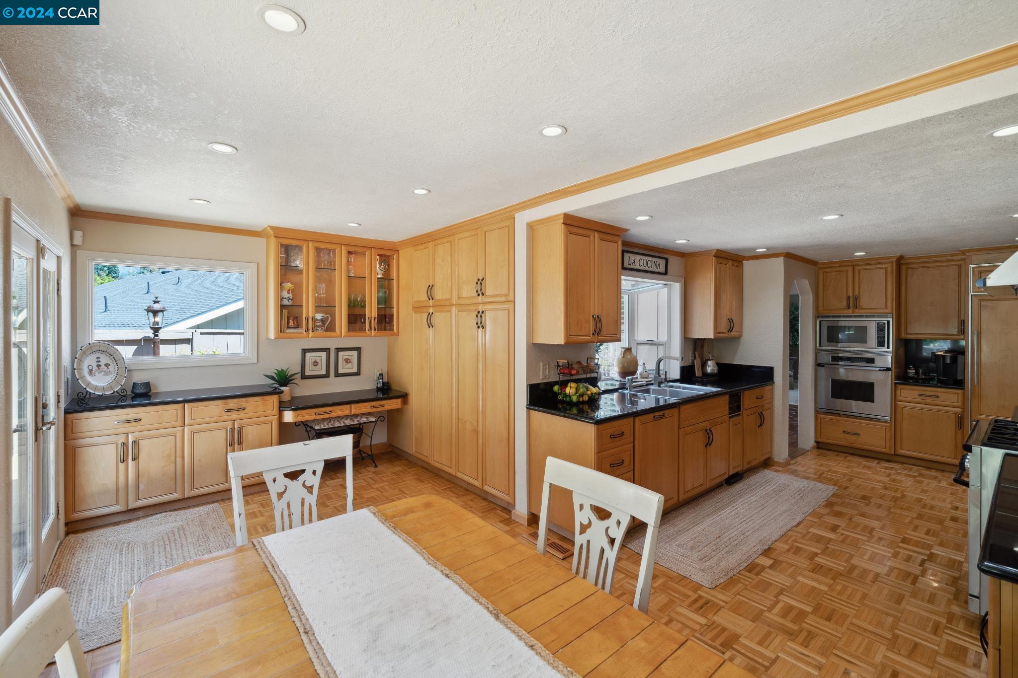 661 Adobe Dr