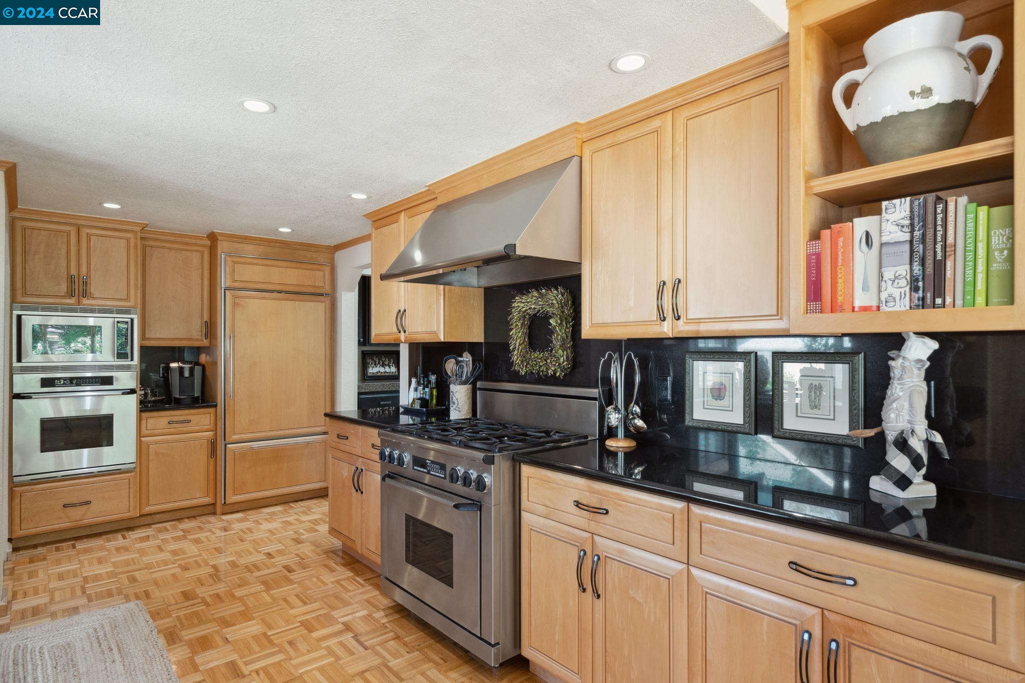 661 Adobe Dr