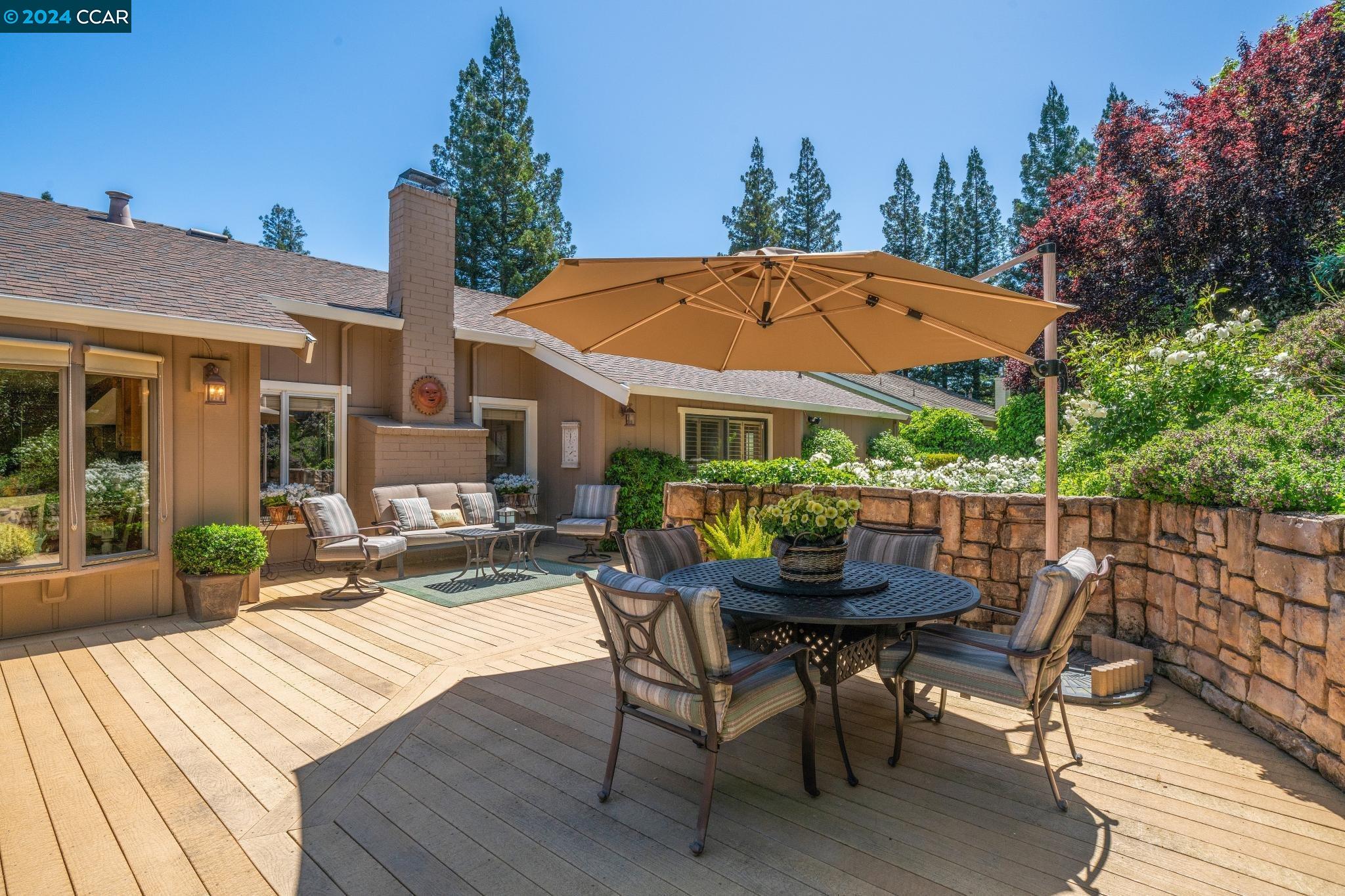 661 Adobe Dr