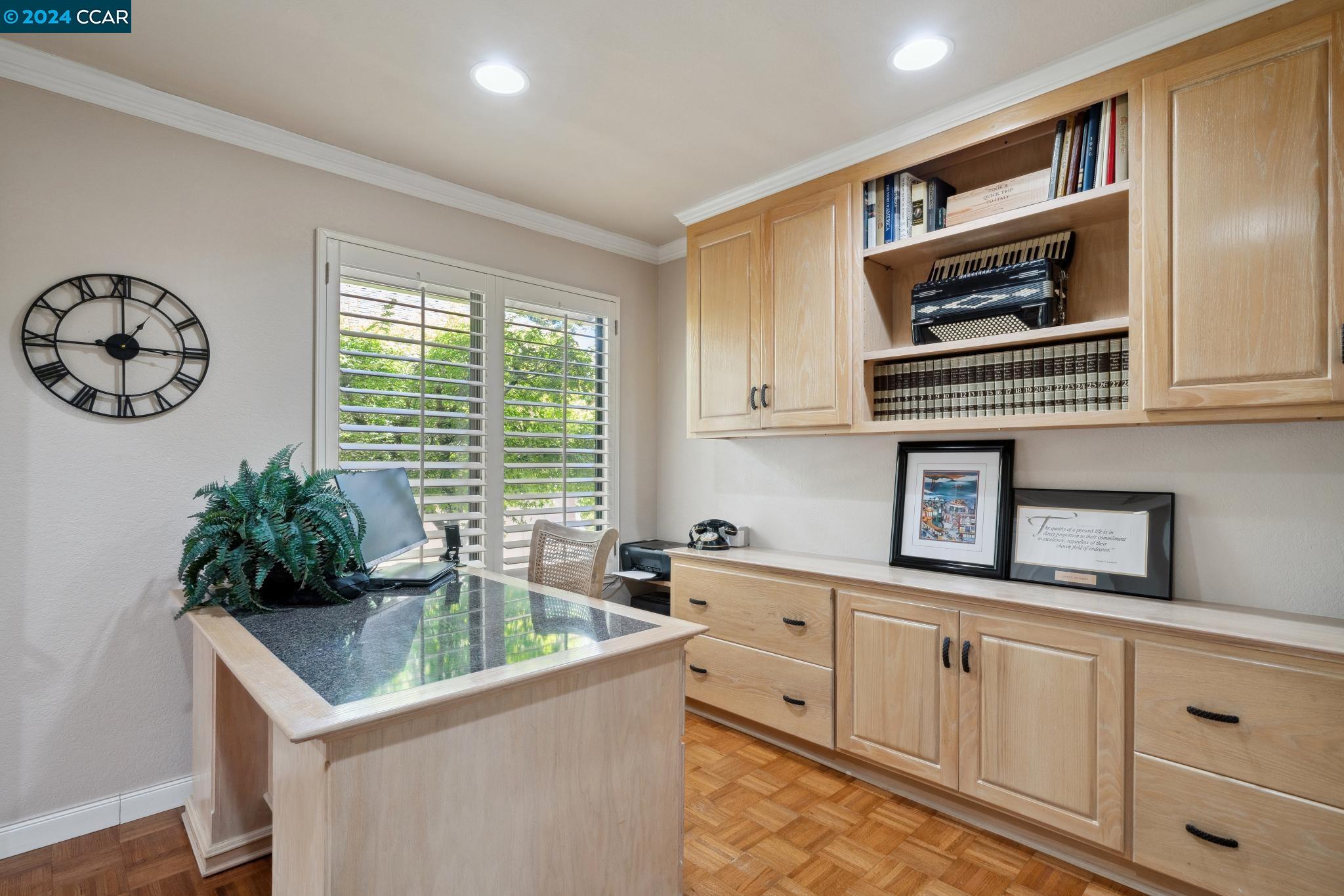 661 Adobe Dr