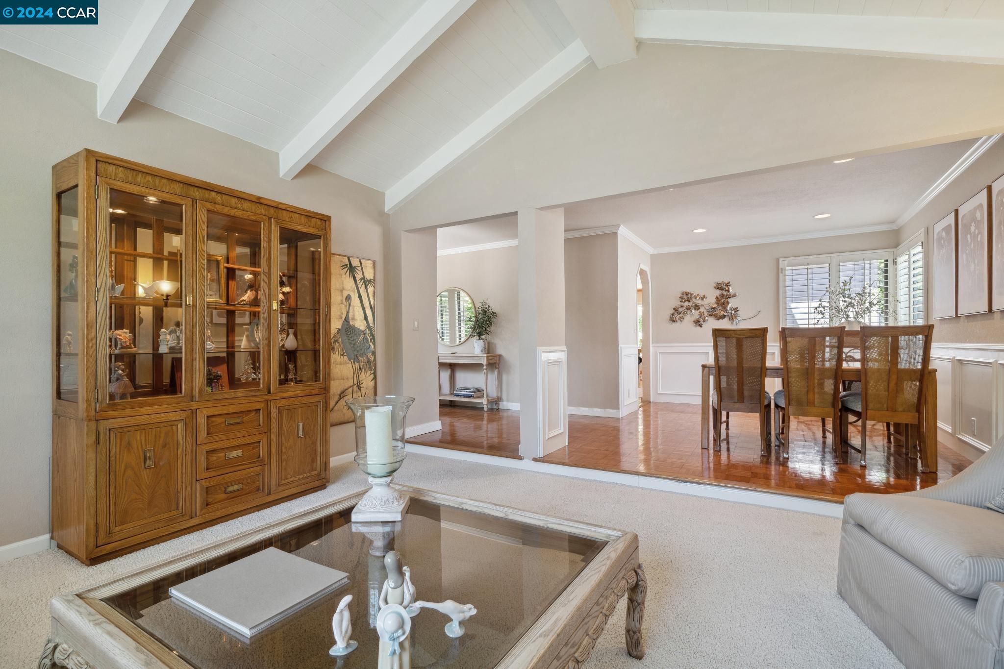 661 Adobe Dr