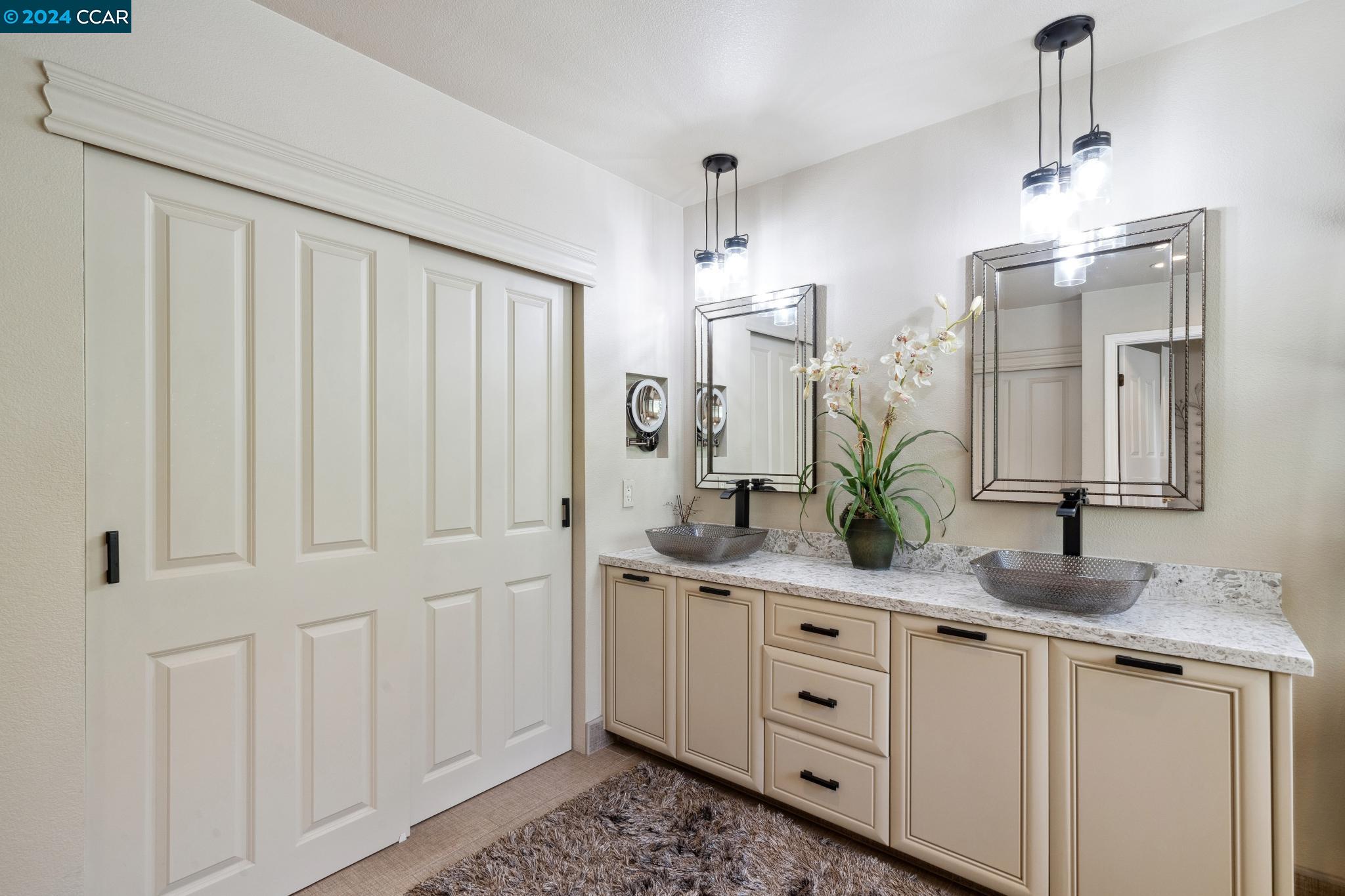 661 Adobe Dr