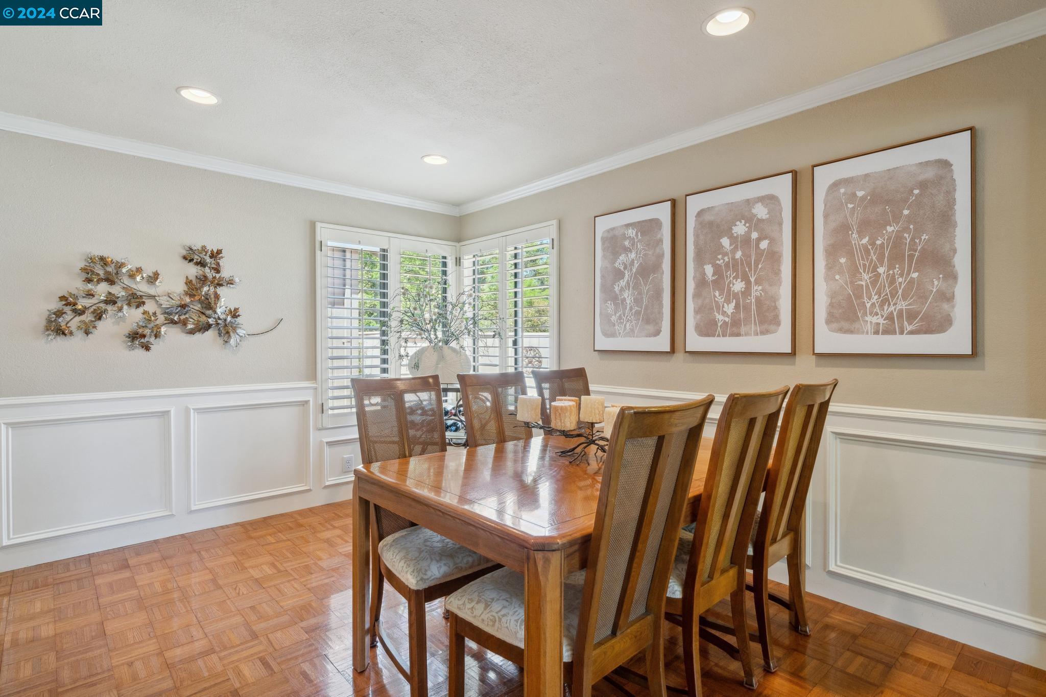661 Adobe Dr