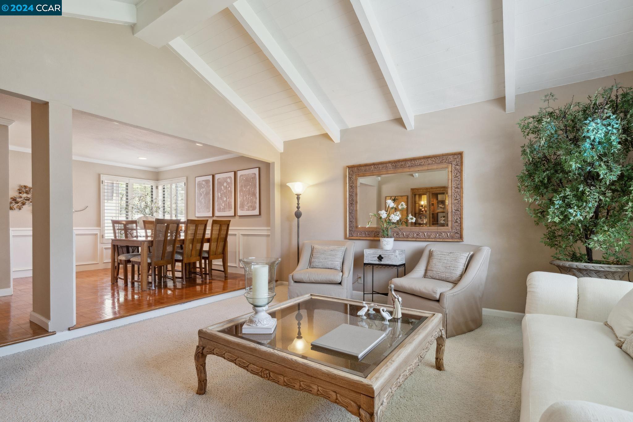 661 Adobe Dr