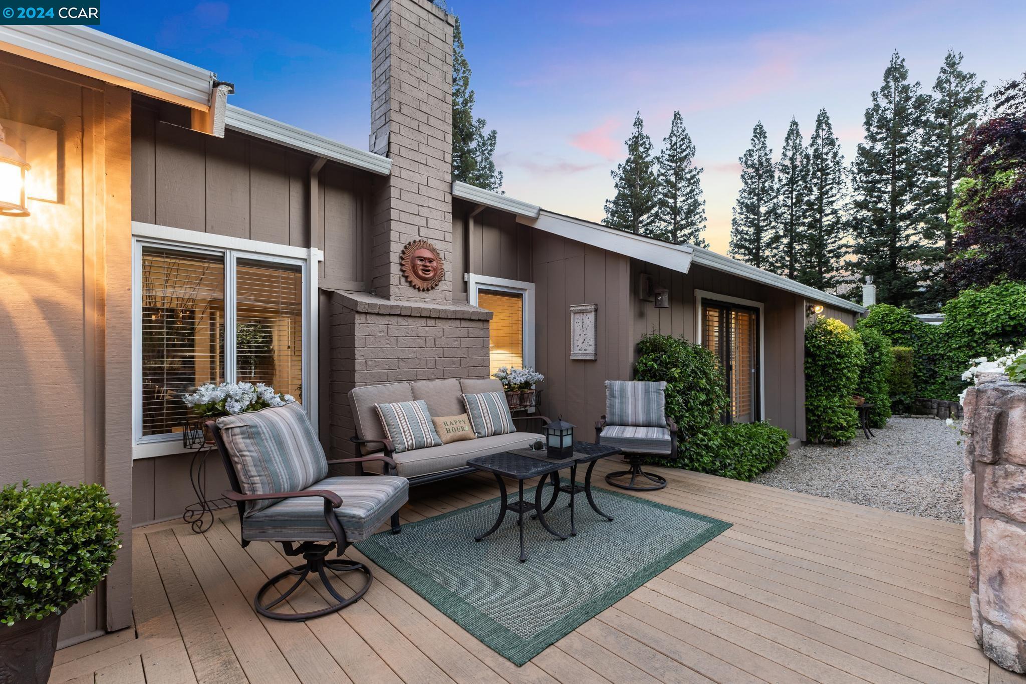 661 Adobe Dr