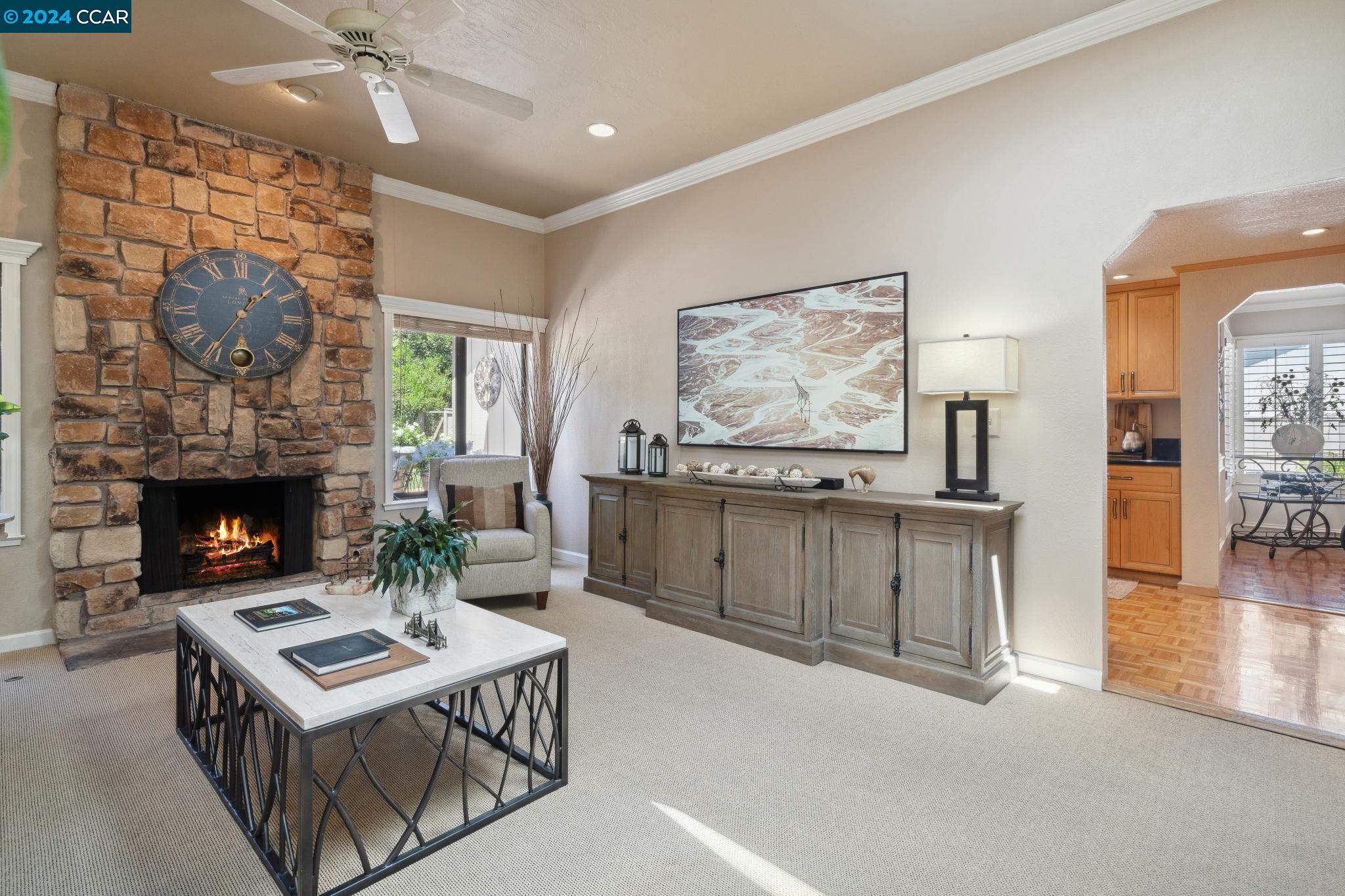 661 Adobe Dr