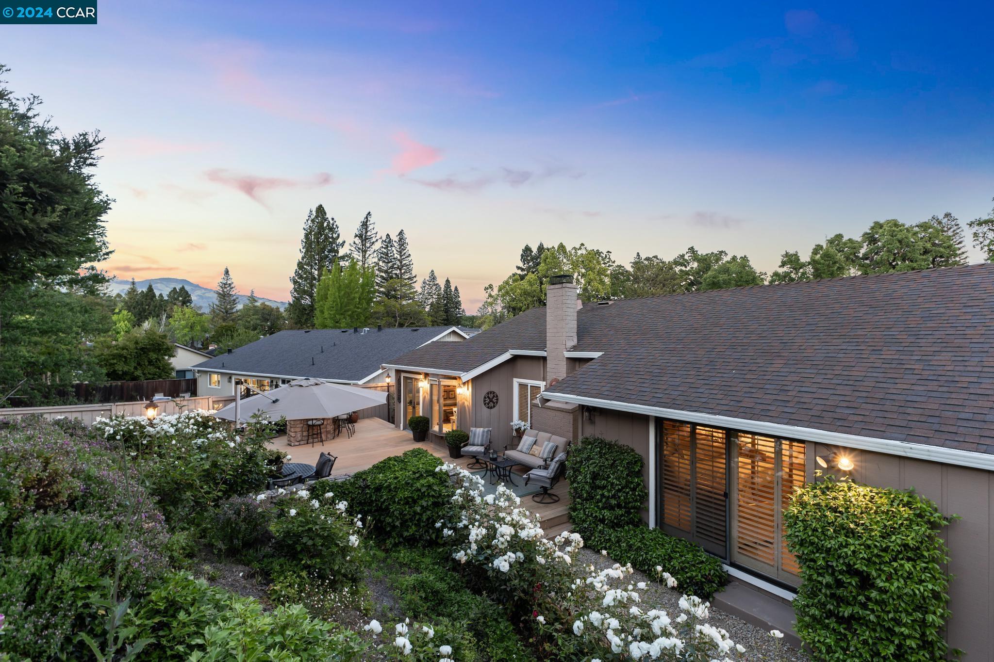 661 Adobe Dr