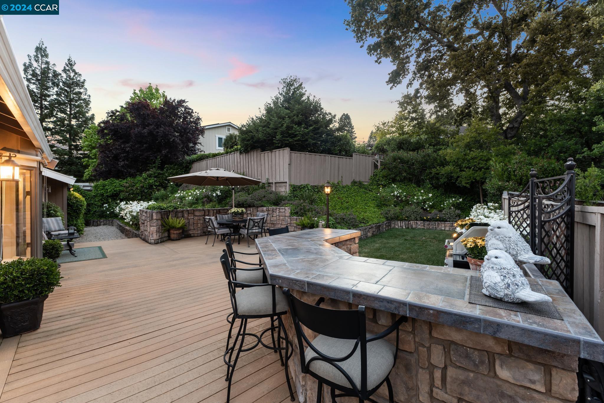 661 Adobe Dr