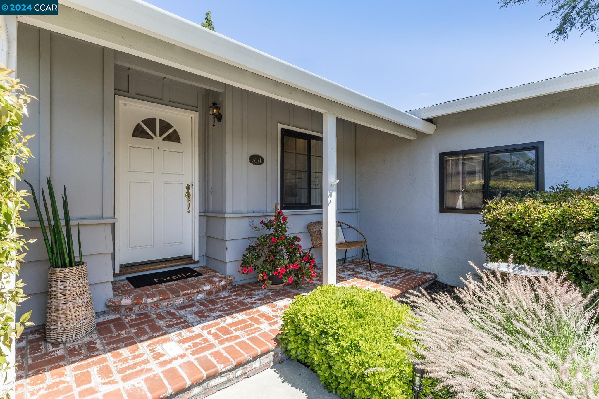 3171 Santa Paula Dr