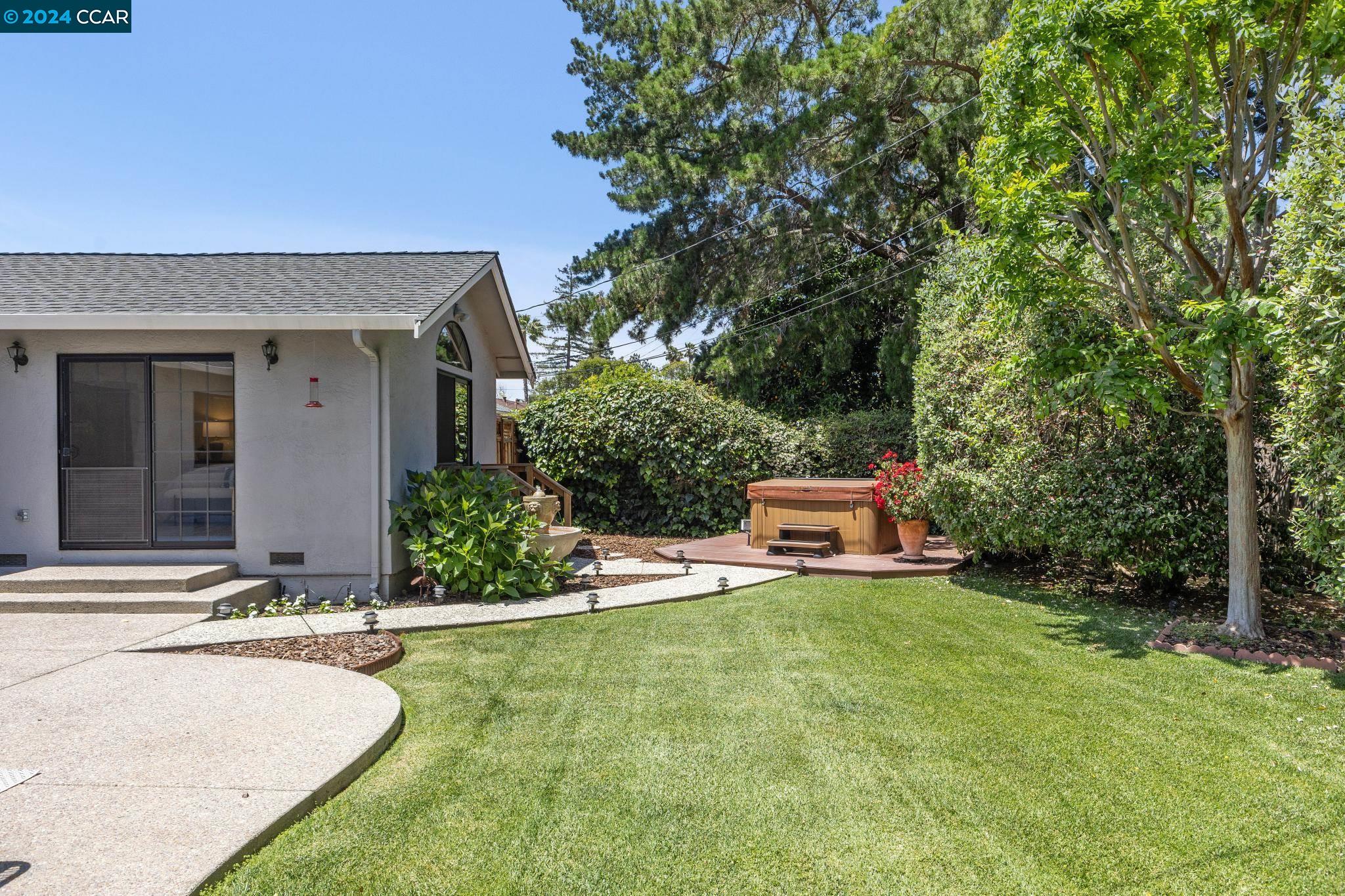 3171 Santa Paula Dr