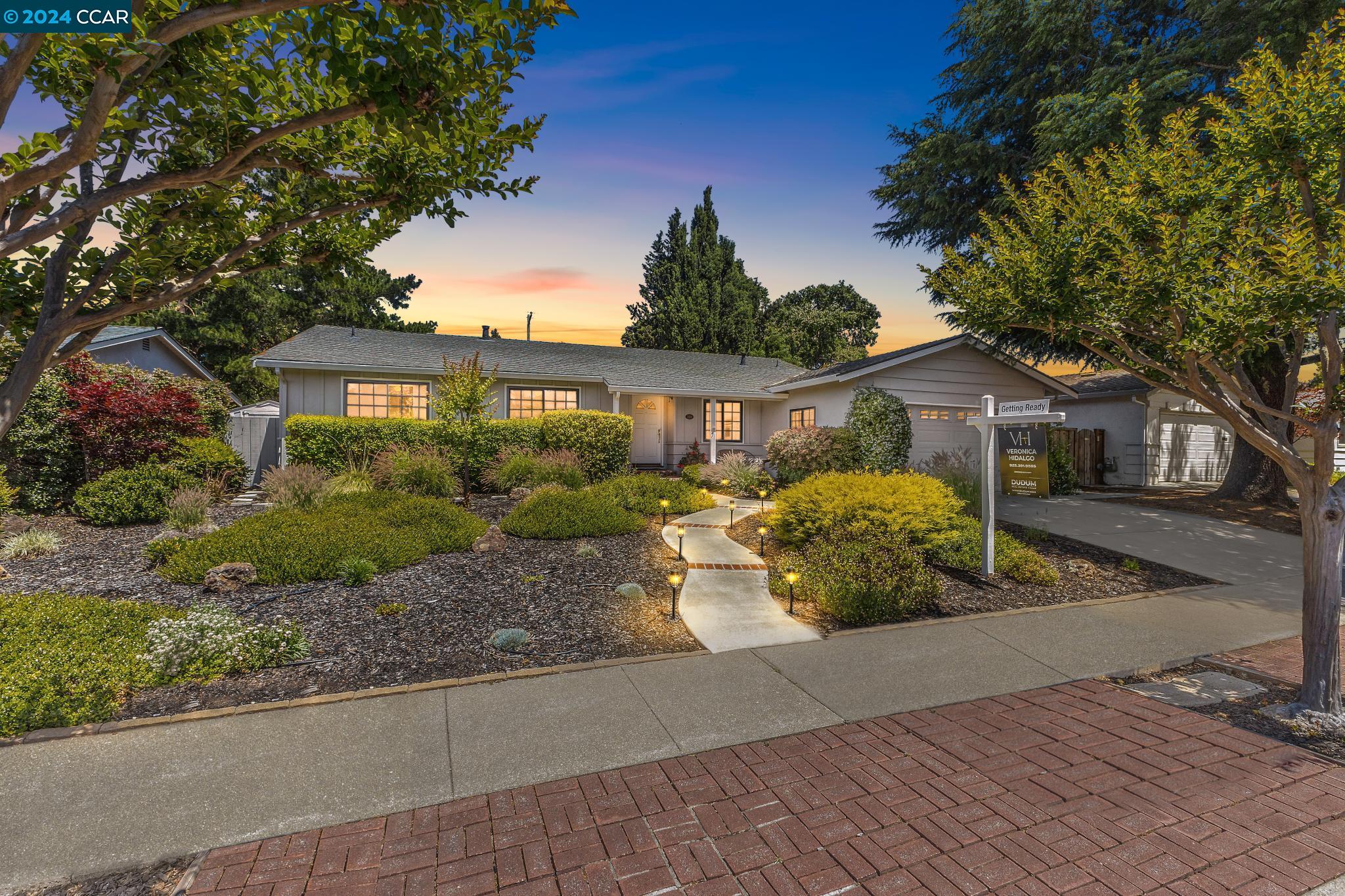 3171 Santa Paula Dr