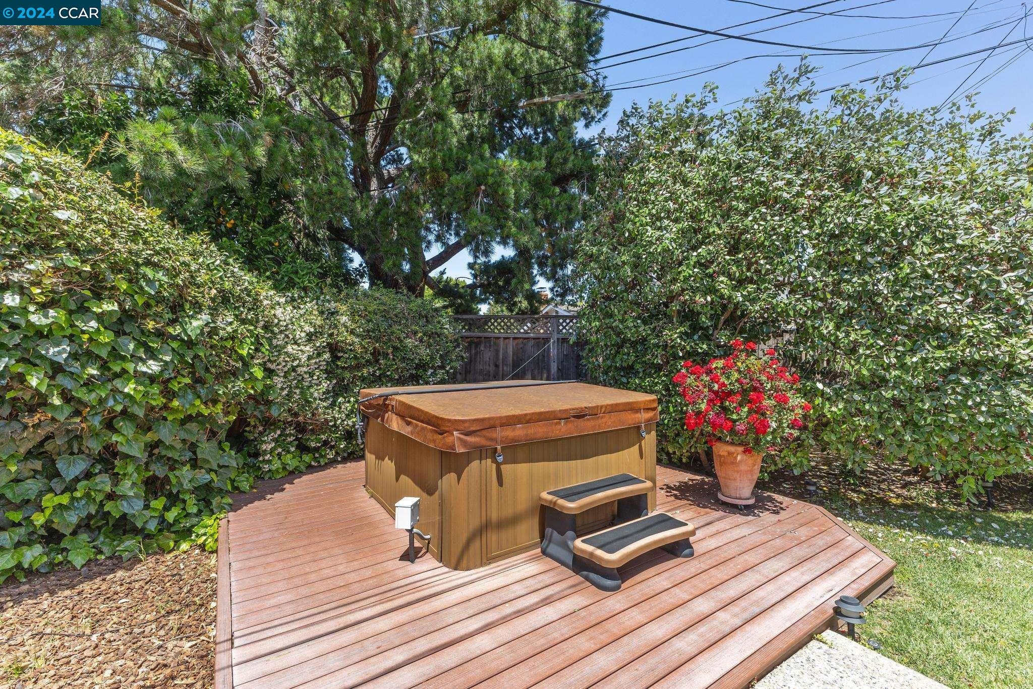3171 Santa Paula Dr