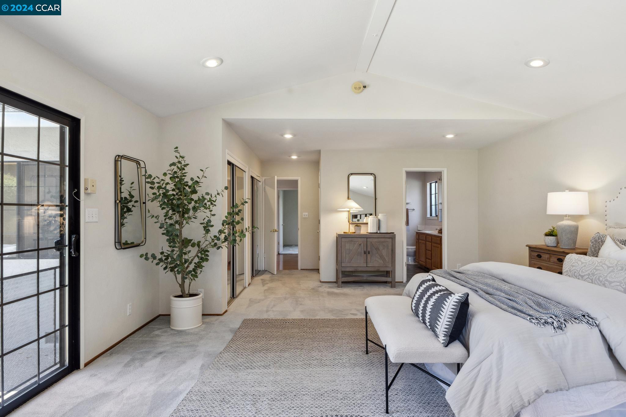 3171 Santa Paula Dr