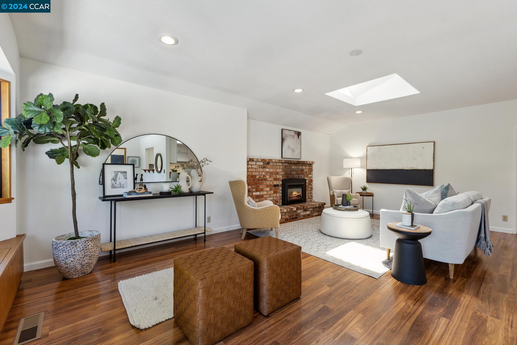 3171 Santa Paula Dr