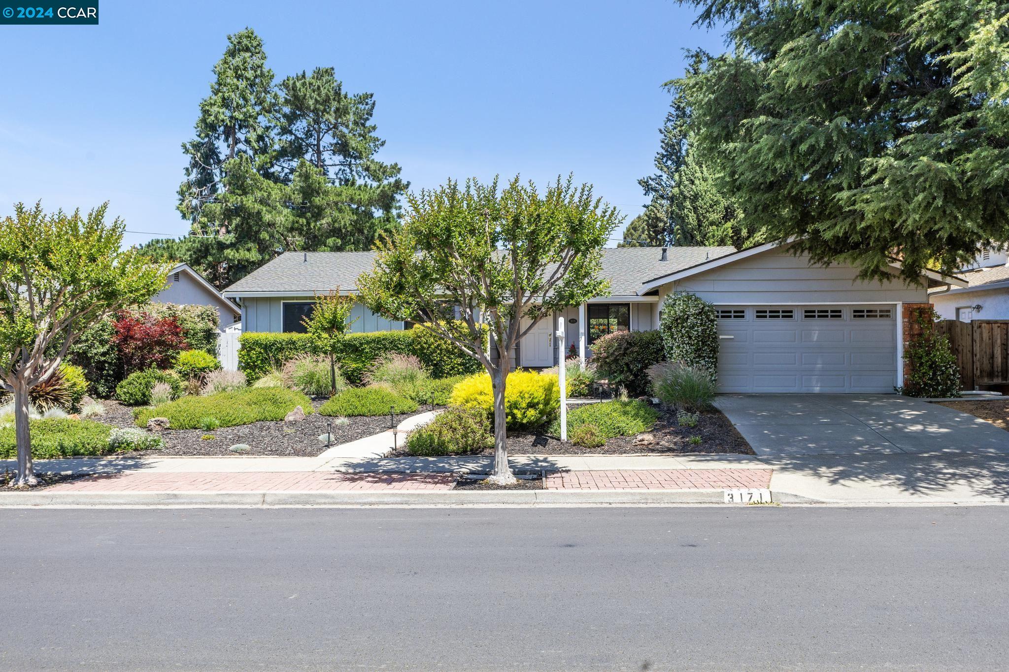 3171 Santa Paula Dr