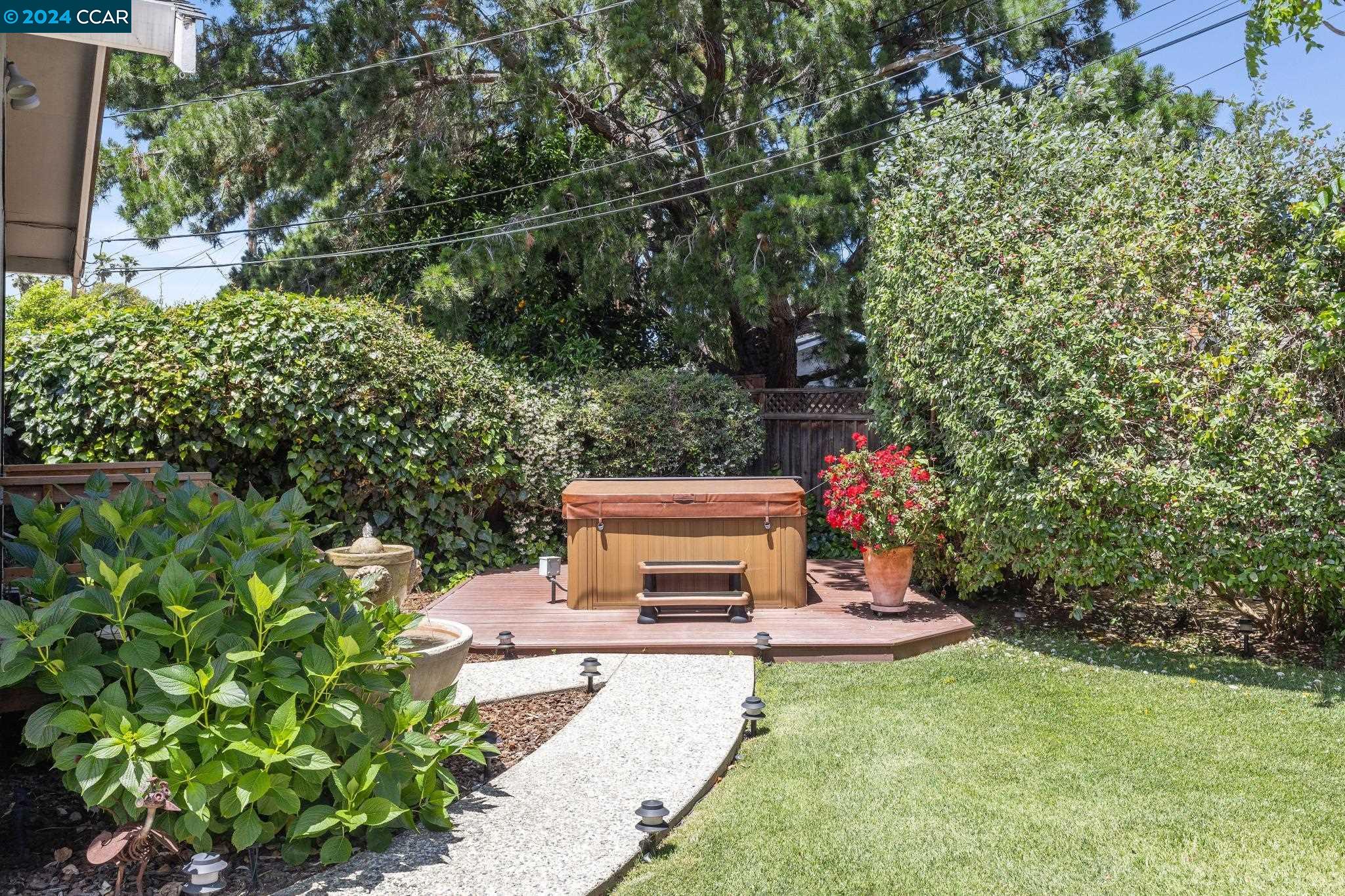3171 Santa Paula Dr