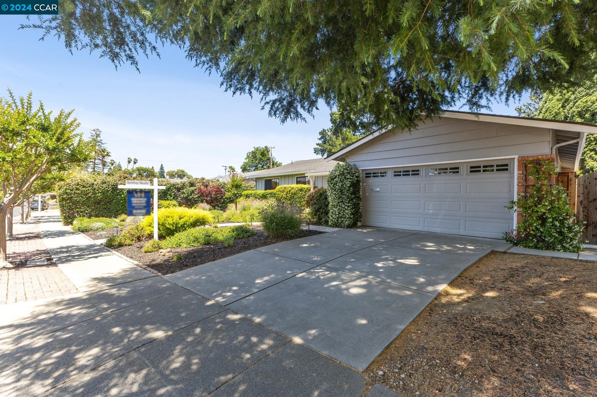 3171 Santa Paula Dr