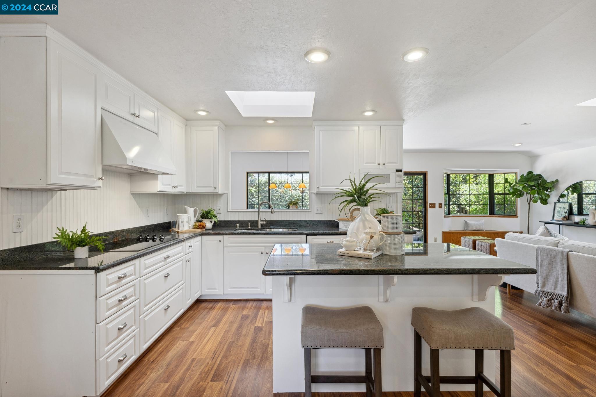 3171 Santa Paula Dr