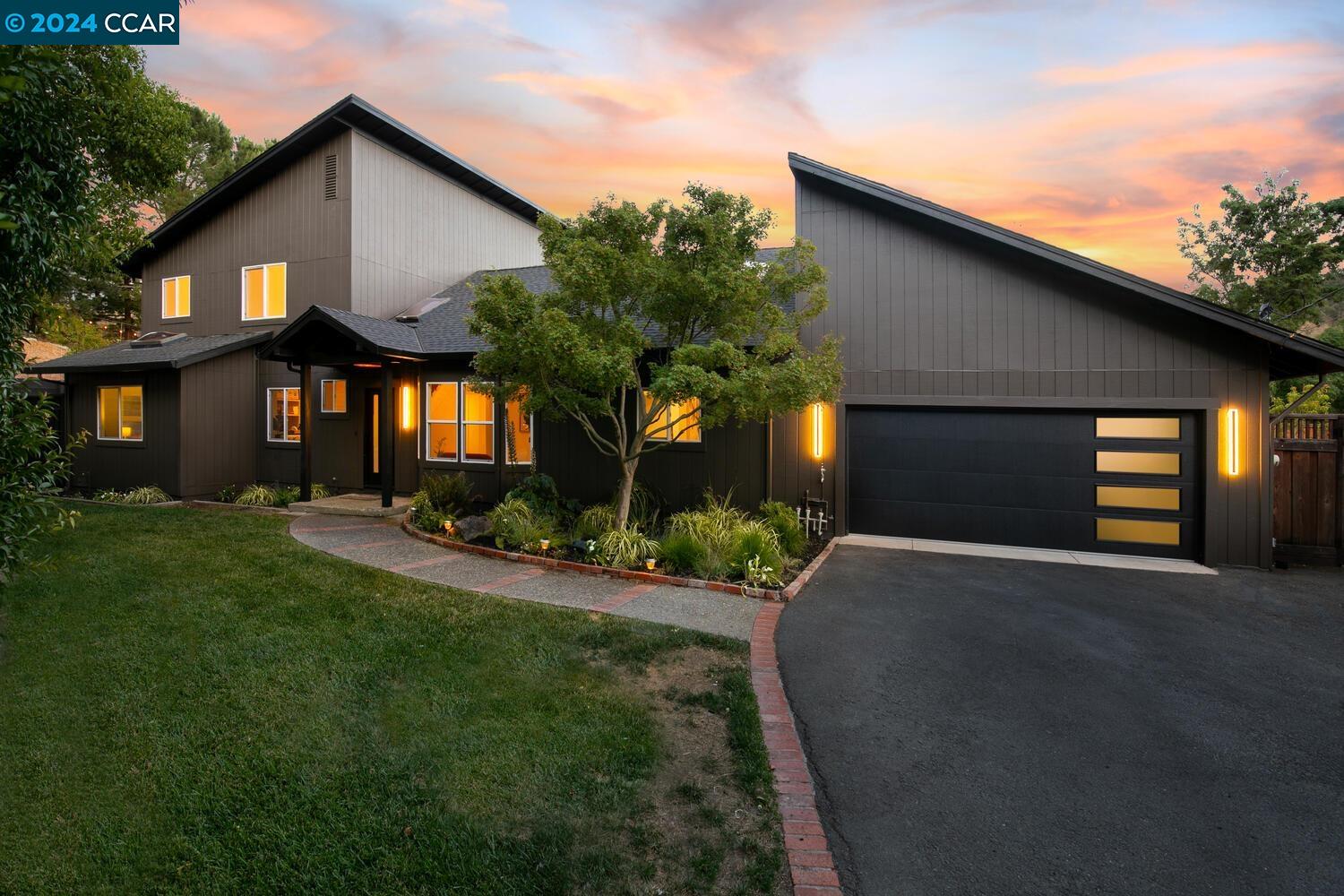 6 Deerfield Lane