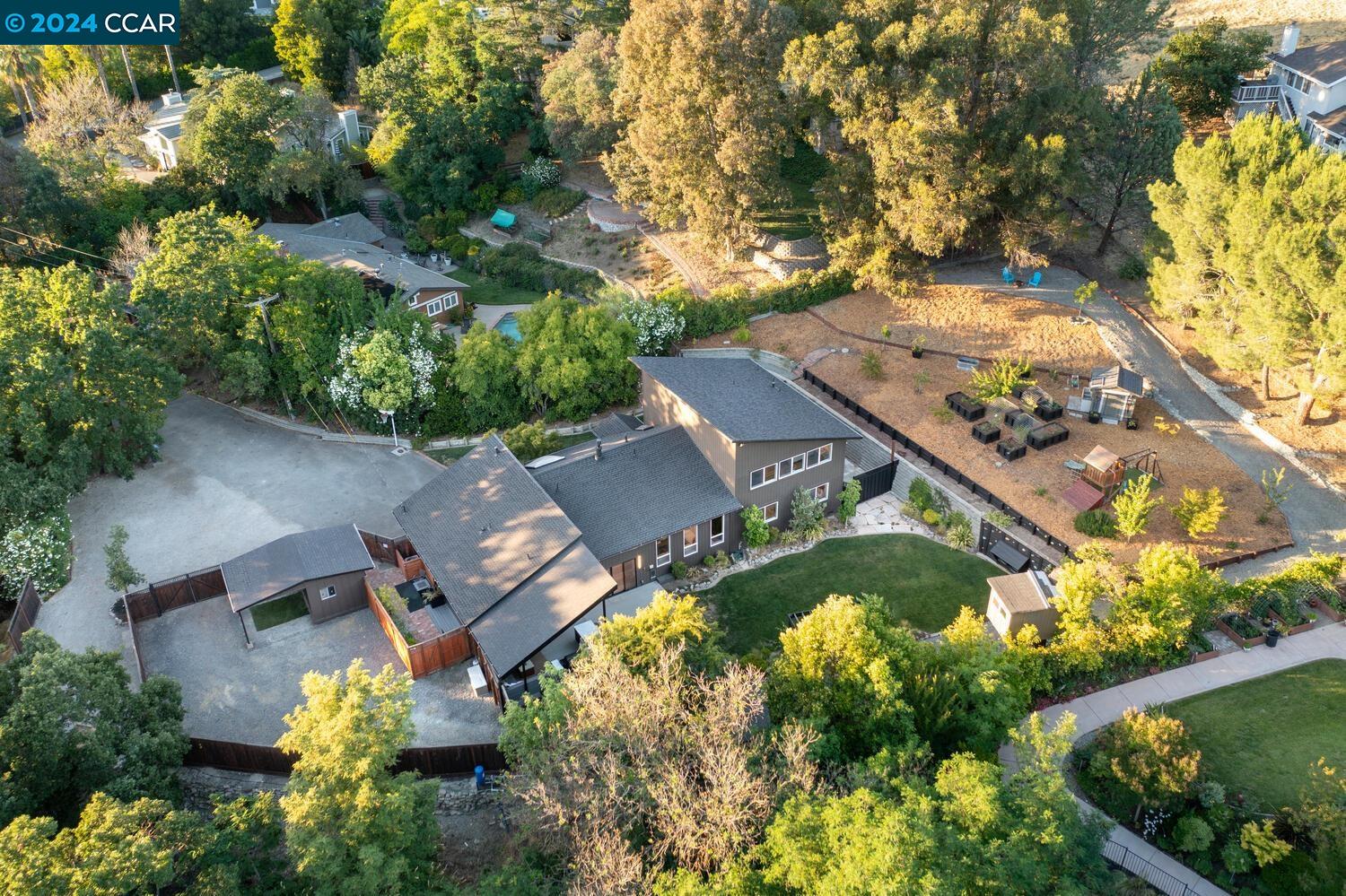 6 Deerfield Lane