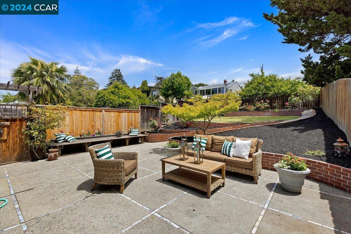2308 Gloria St