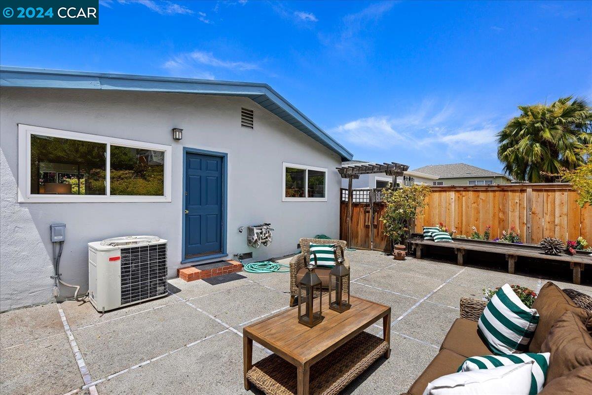 2308 Gloria St