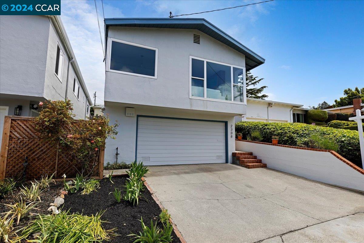 2308 Gloria St
