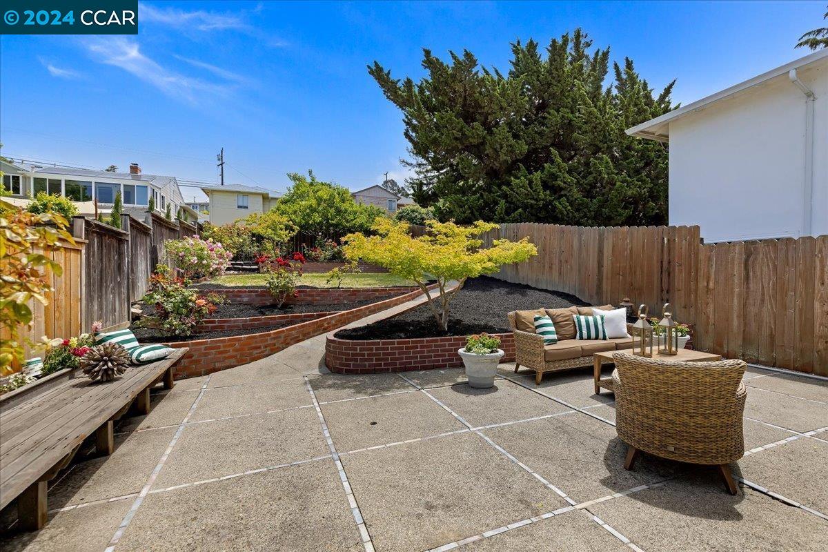 2308 Gloria St