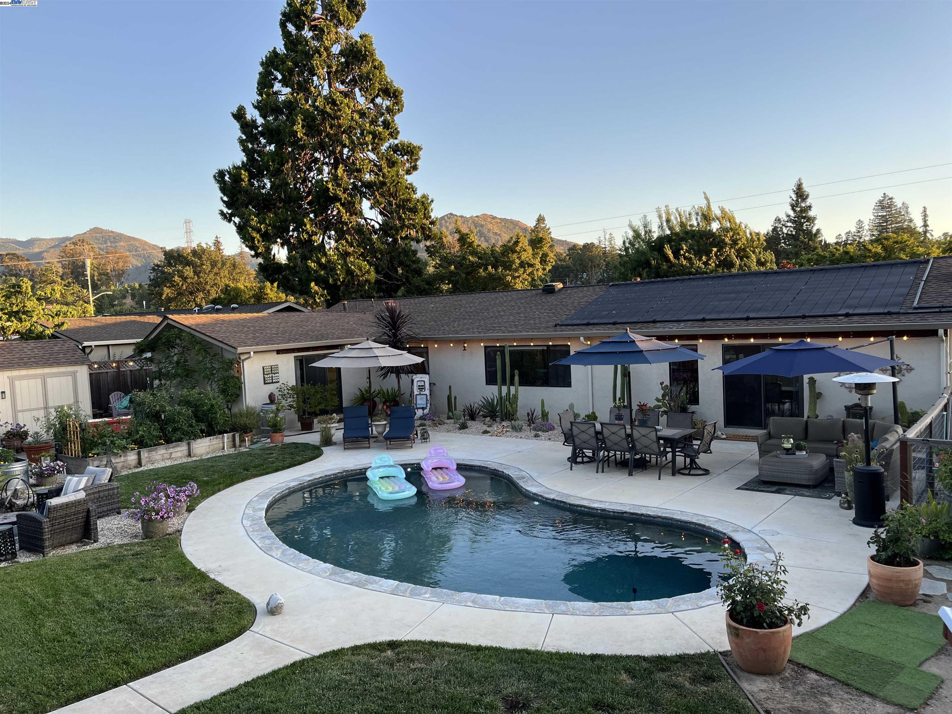 5929 Cardinet Dr